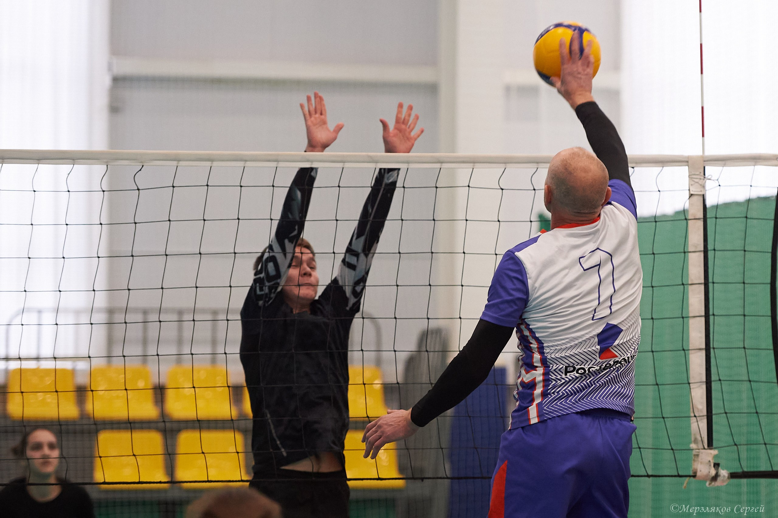 Новогодний волейбольный турнир. Ижевск. 16.12.23. Спортивный репортажный фотограф в Ижевске Сергей Мерзляков