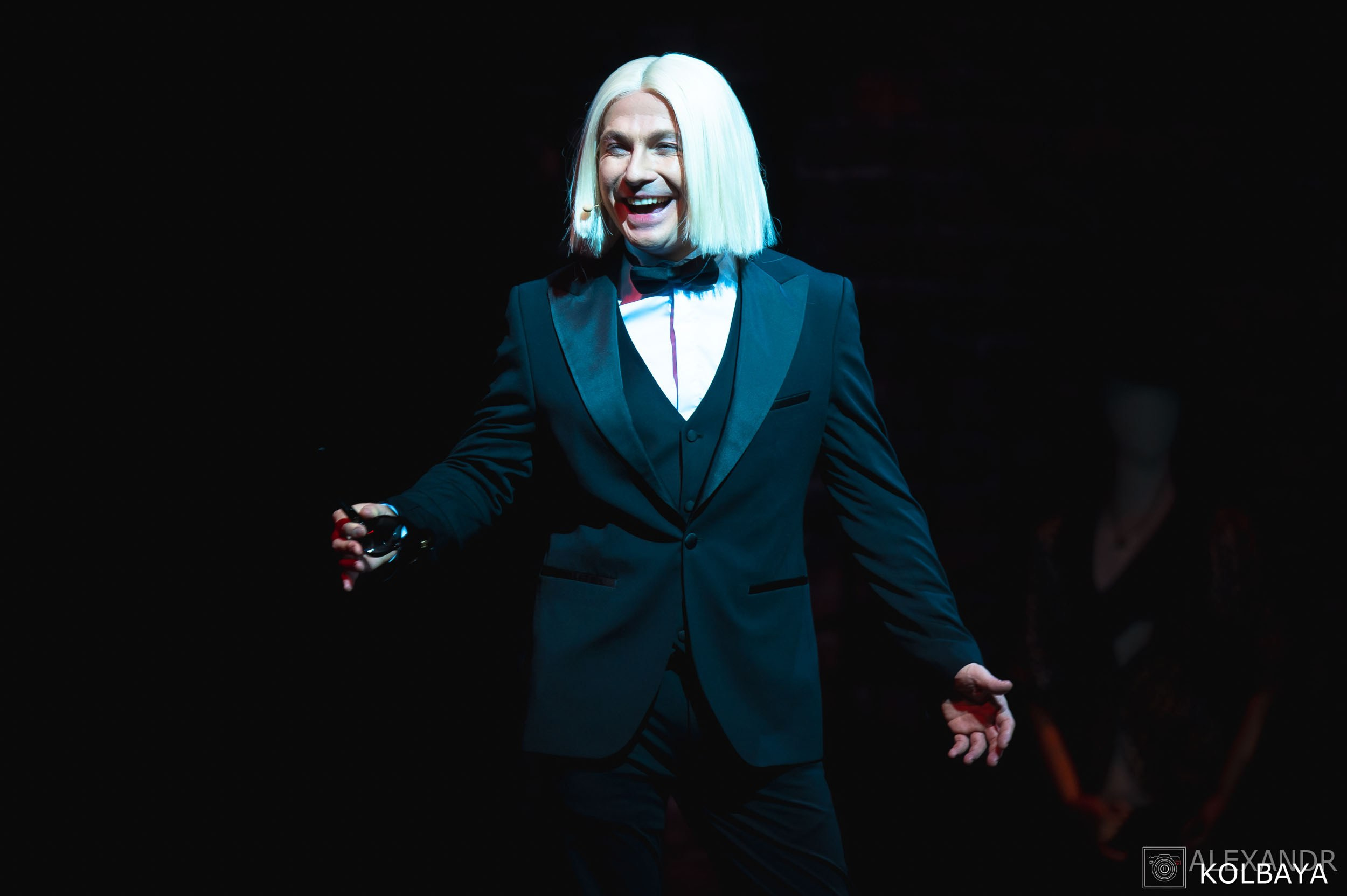 Фотографии со спектакля «Привет, я тетя Чарли». Концертный и театральный репортажный фотограф в Москве Александр Колбая