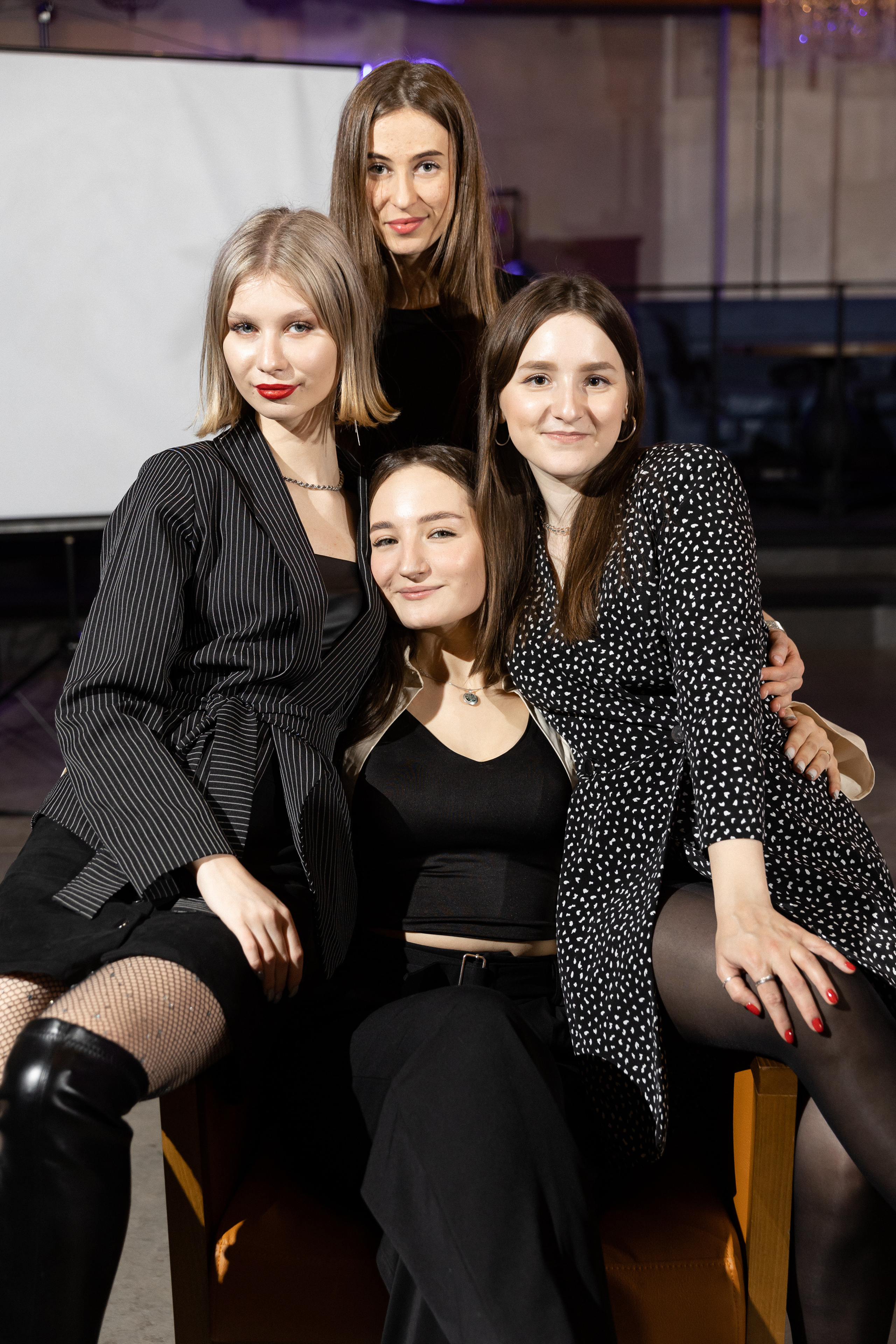 Еда, вино и всё равно. Э Т О М Ы