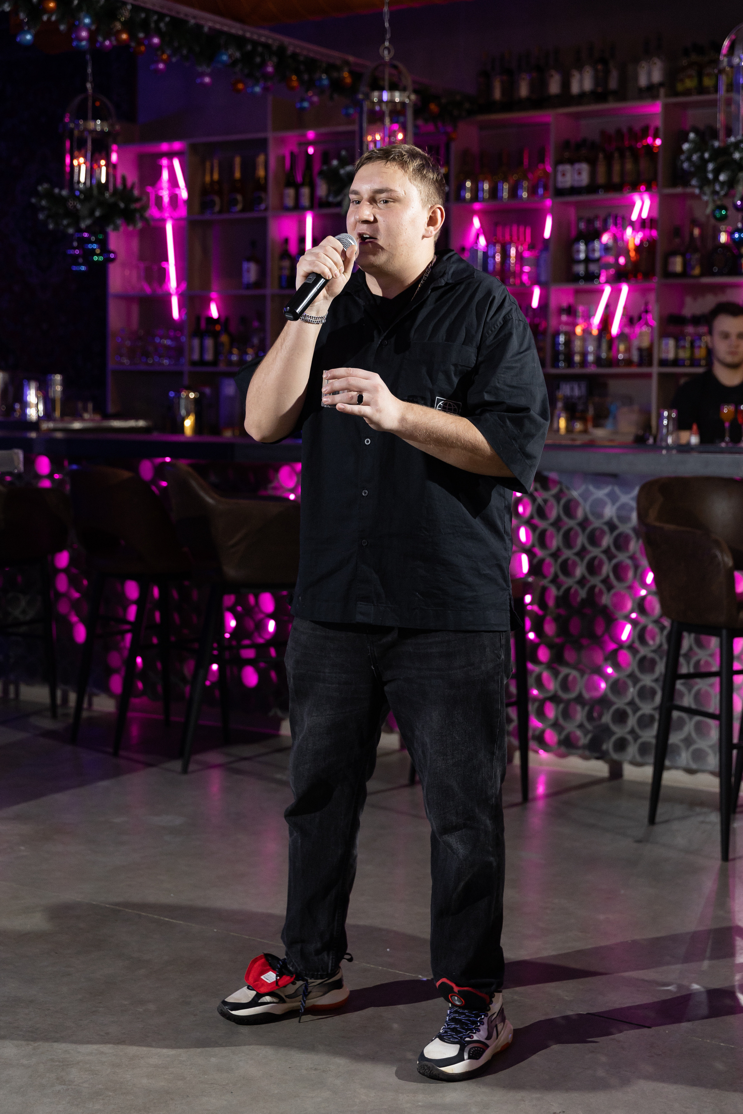 Еда, вино и всё равно. Э Т О М Ы