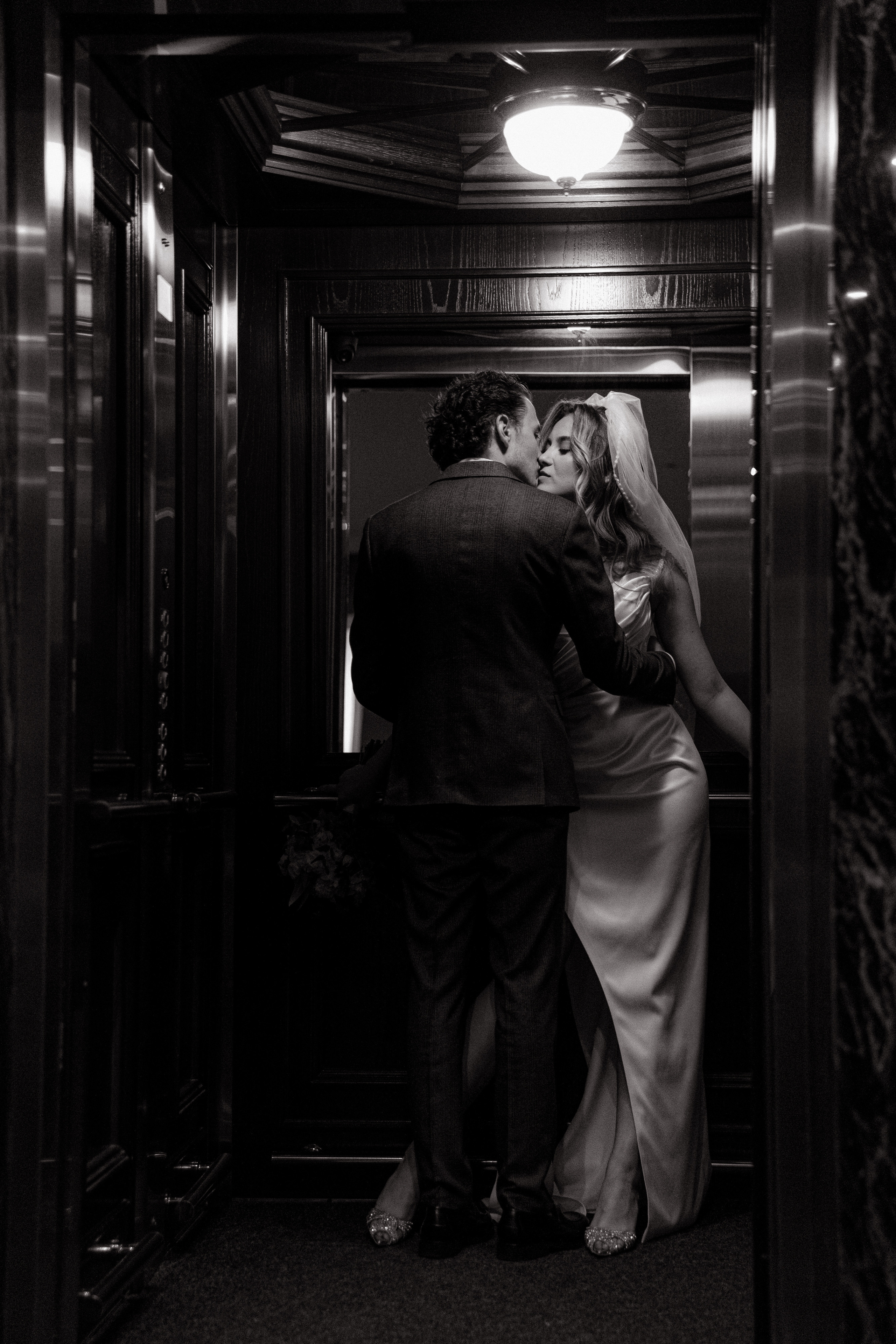 Тушите пожар. Э Т О М Ы