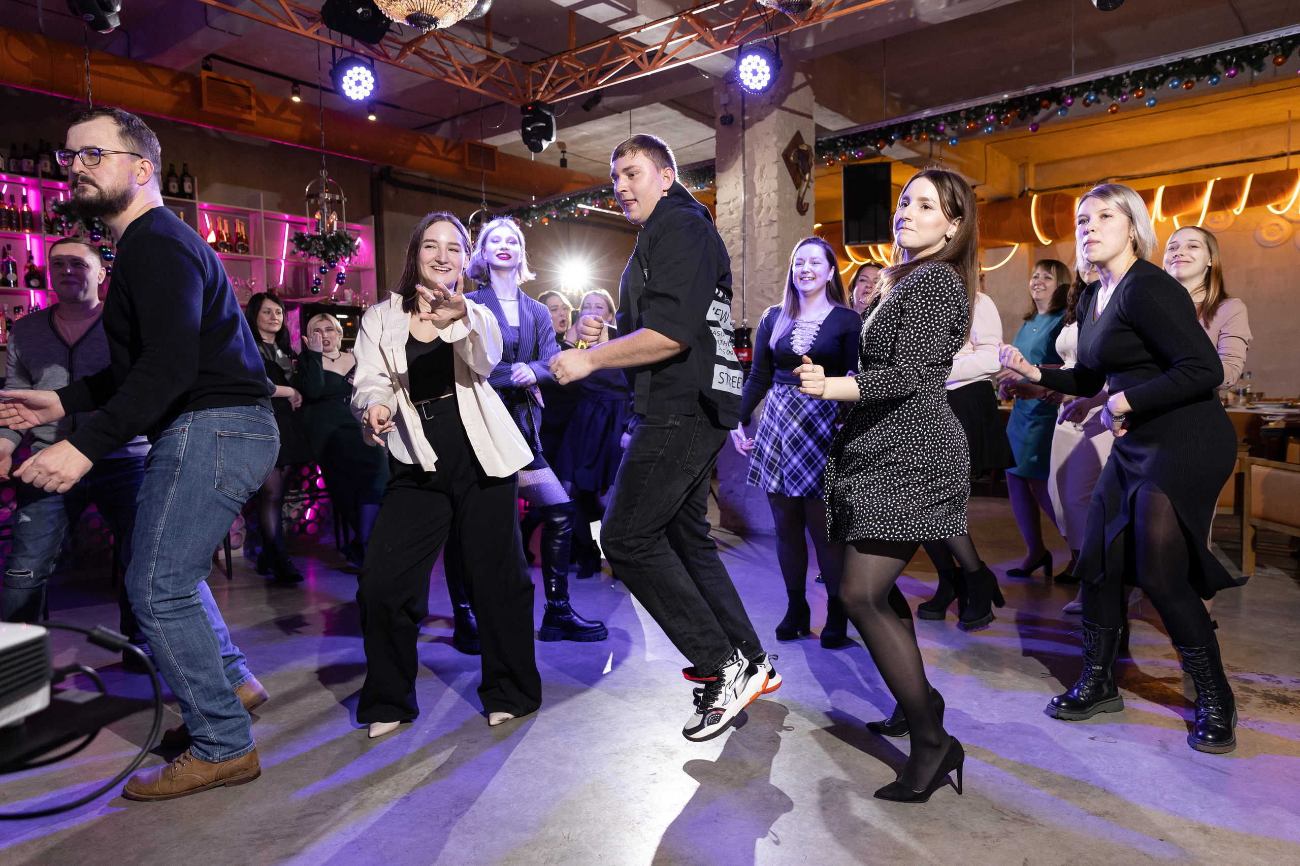 Еда, вино и всё равно. Э Т О М Ы