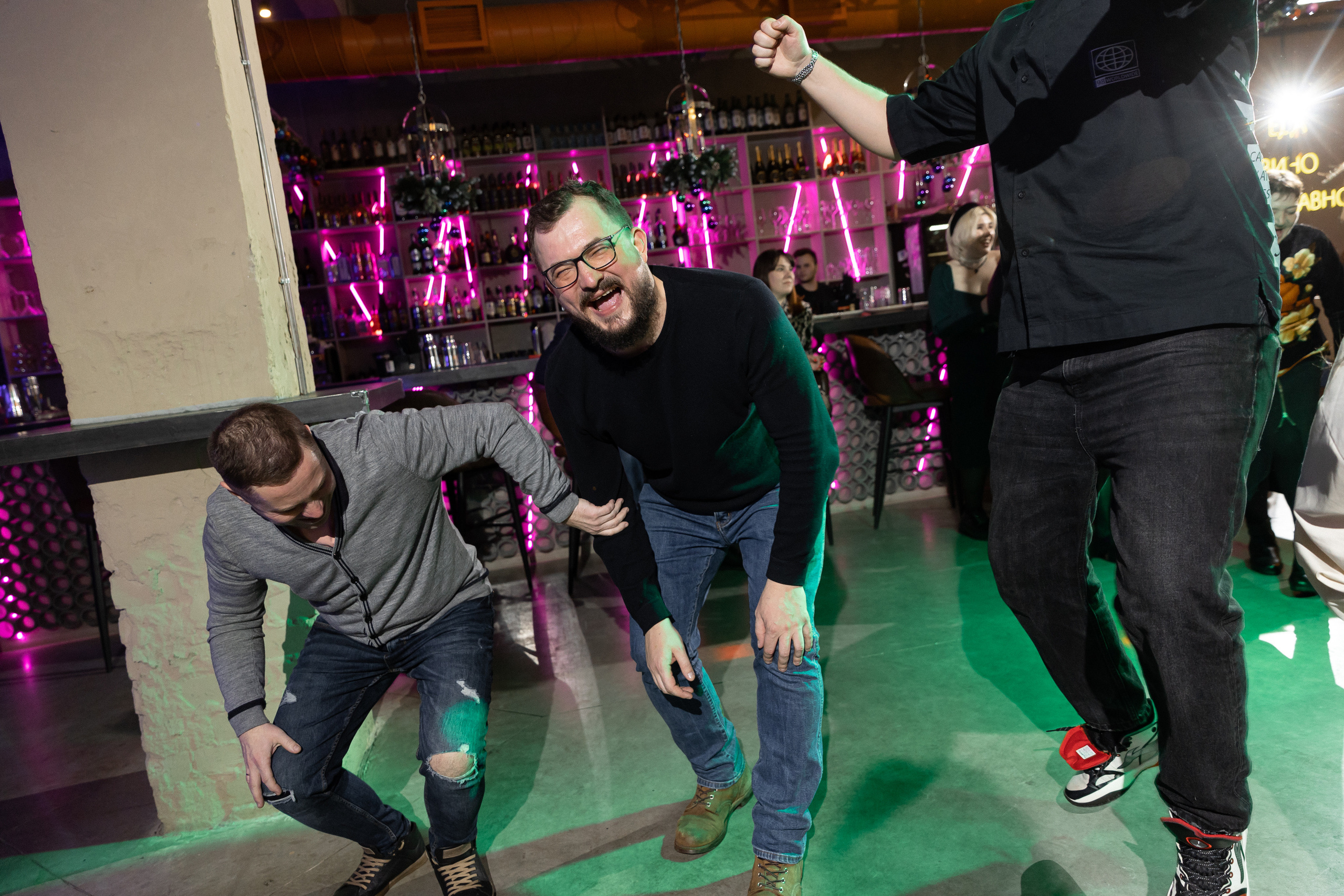 Еда, вино и всё равно. Э Т О М Ы