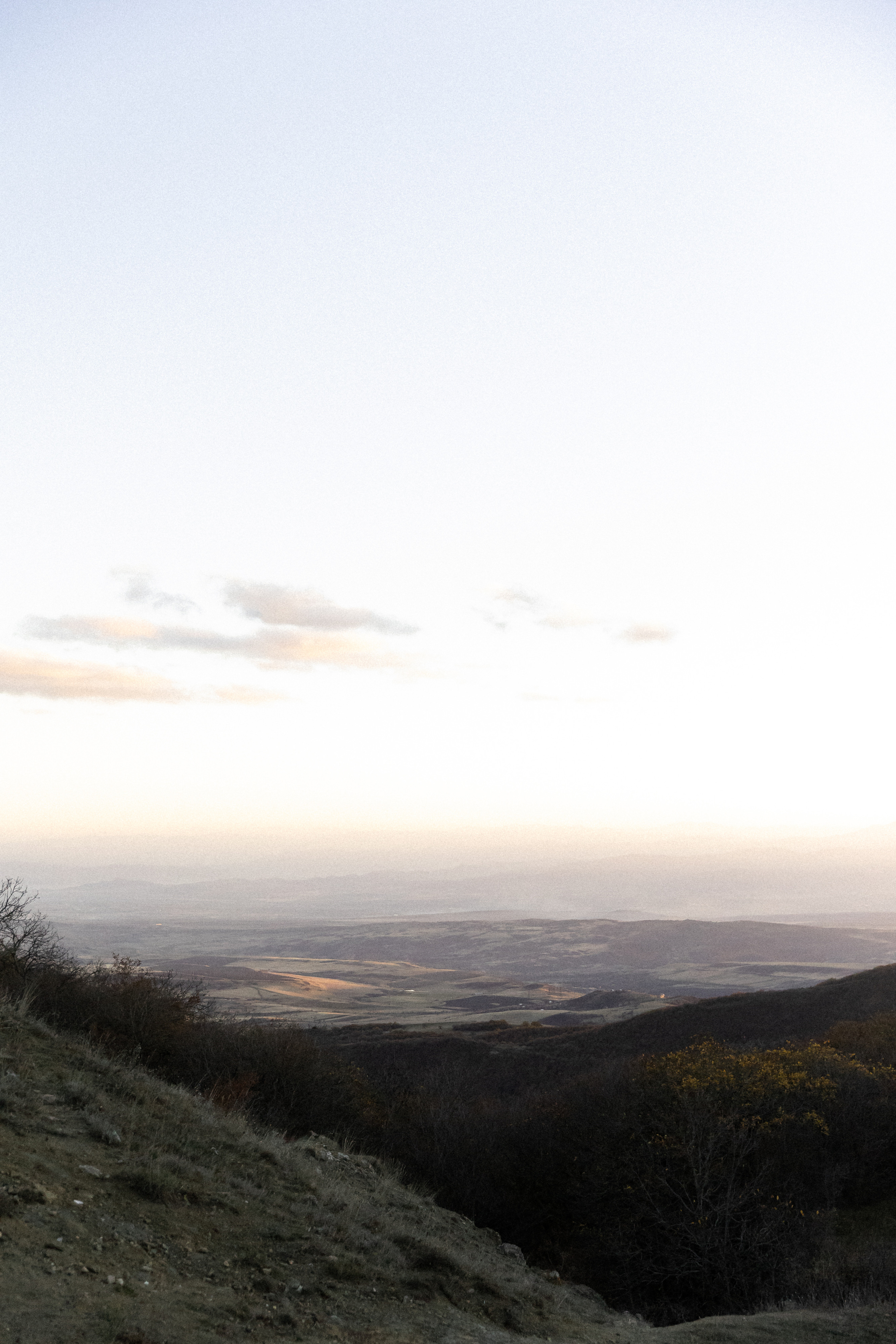 Особенное чувство. Э Т О М Ы