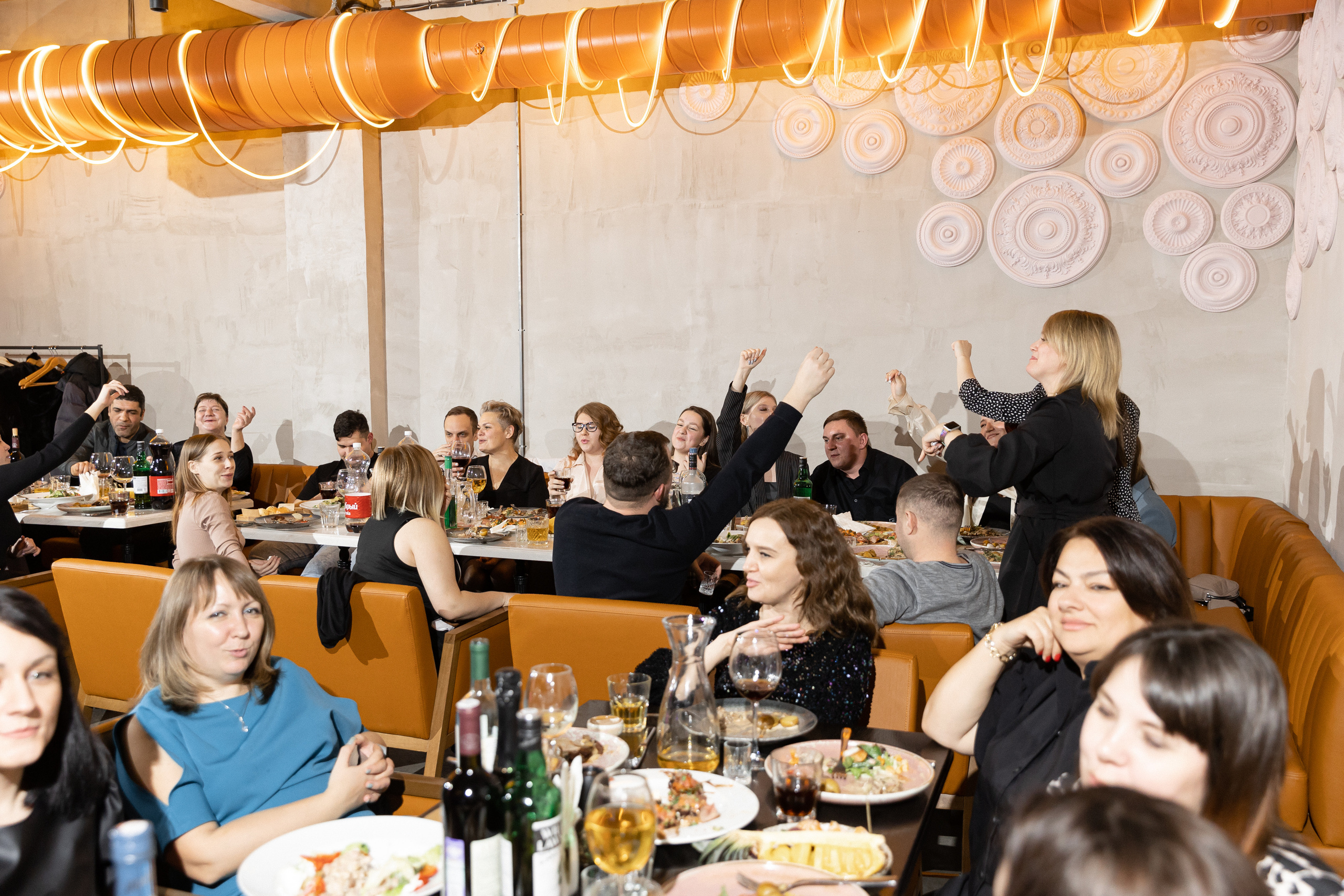 Еда, вино и всё равно. Э Т О М Ы