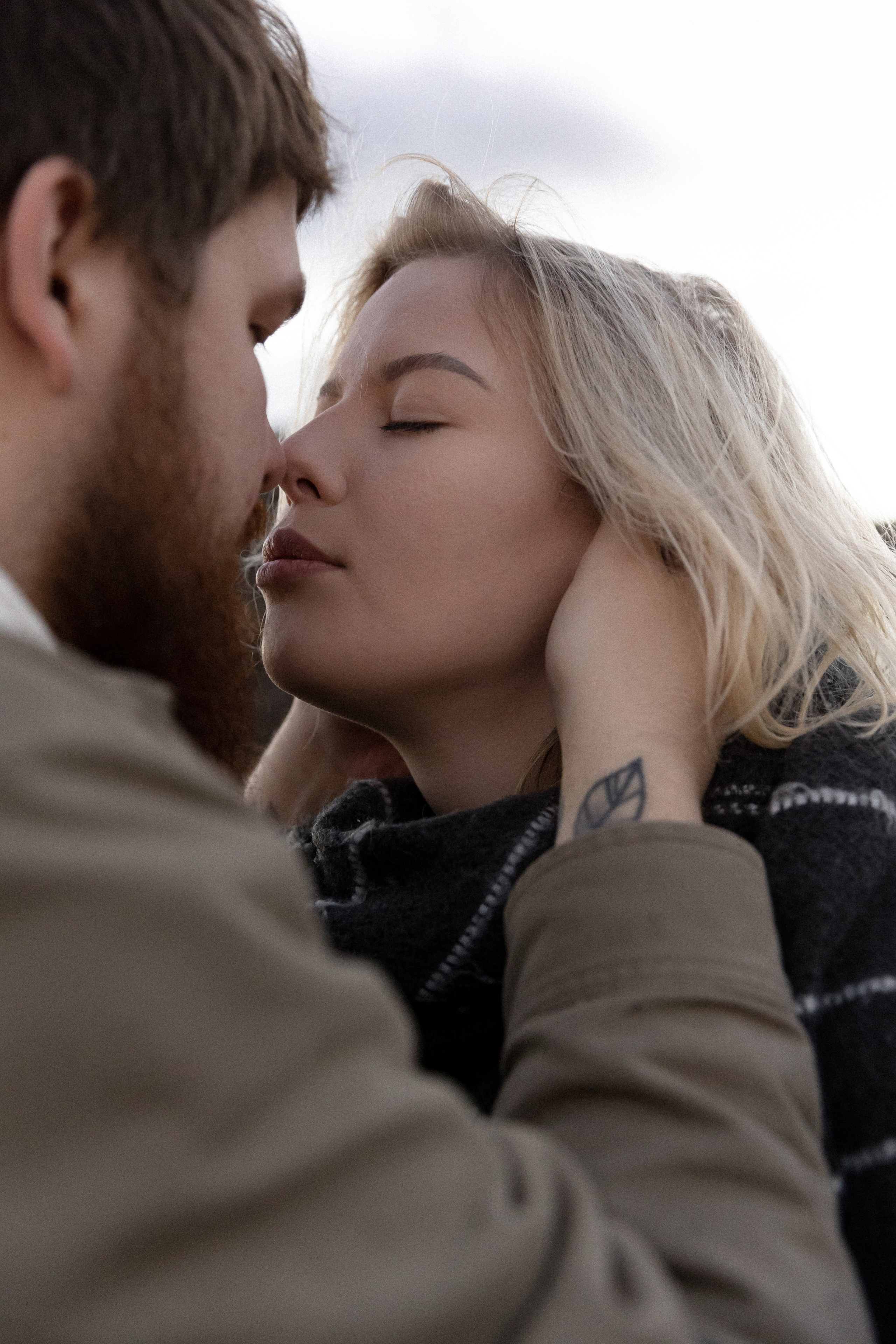 Особенное чувство. Э Т О М Ы