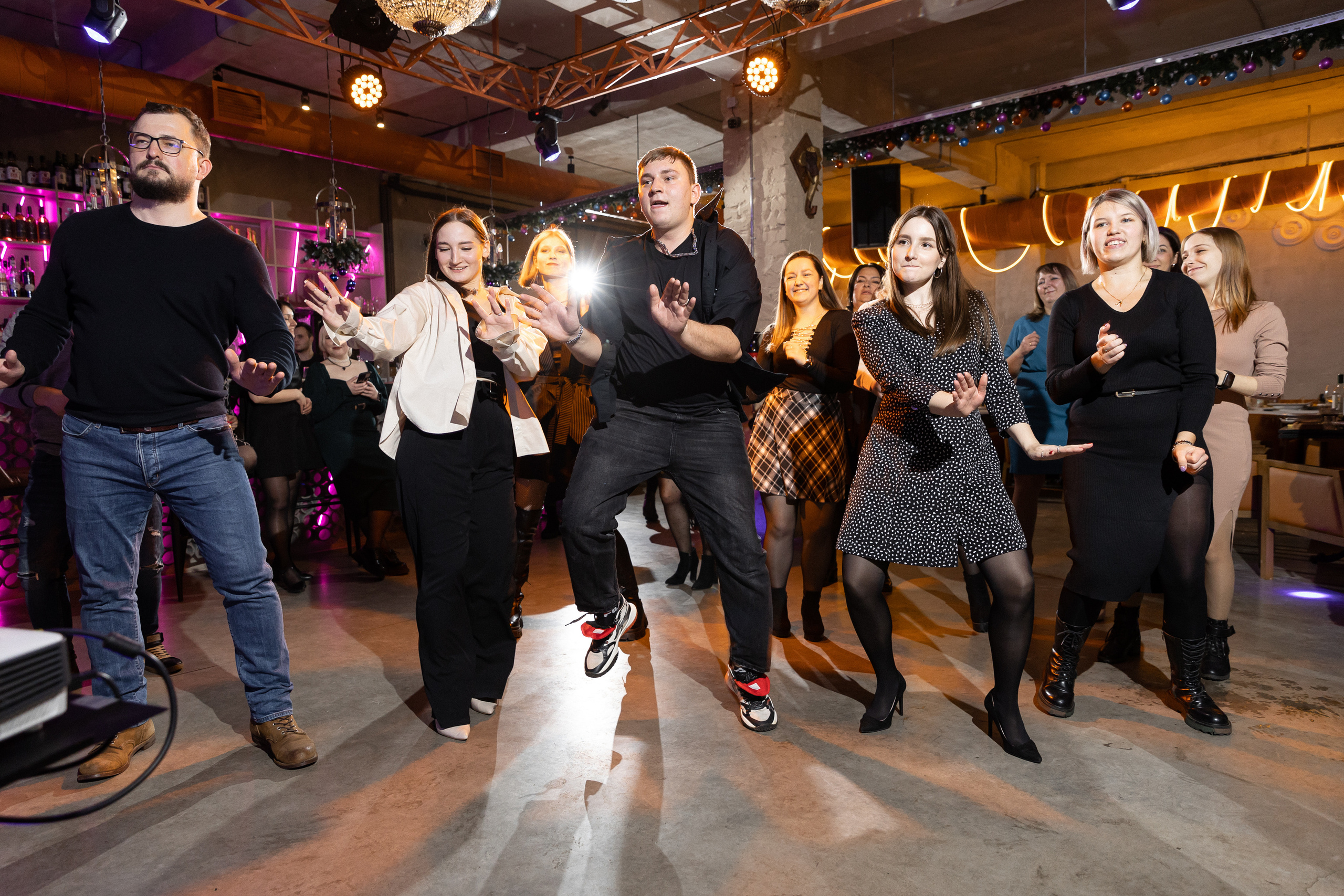 Еда, вино и всё равно. Э Т О М Ы