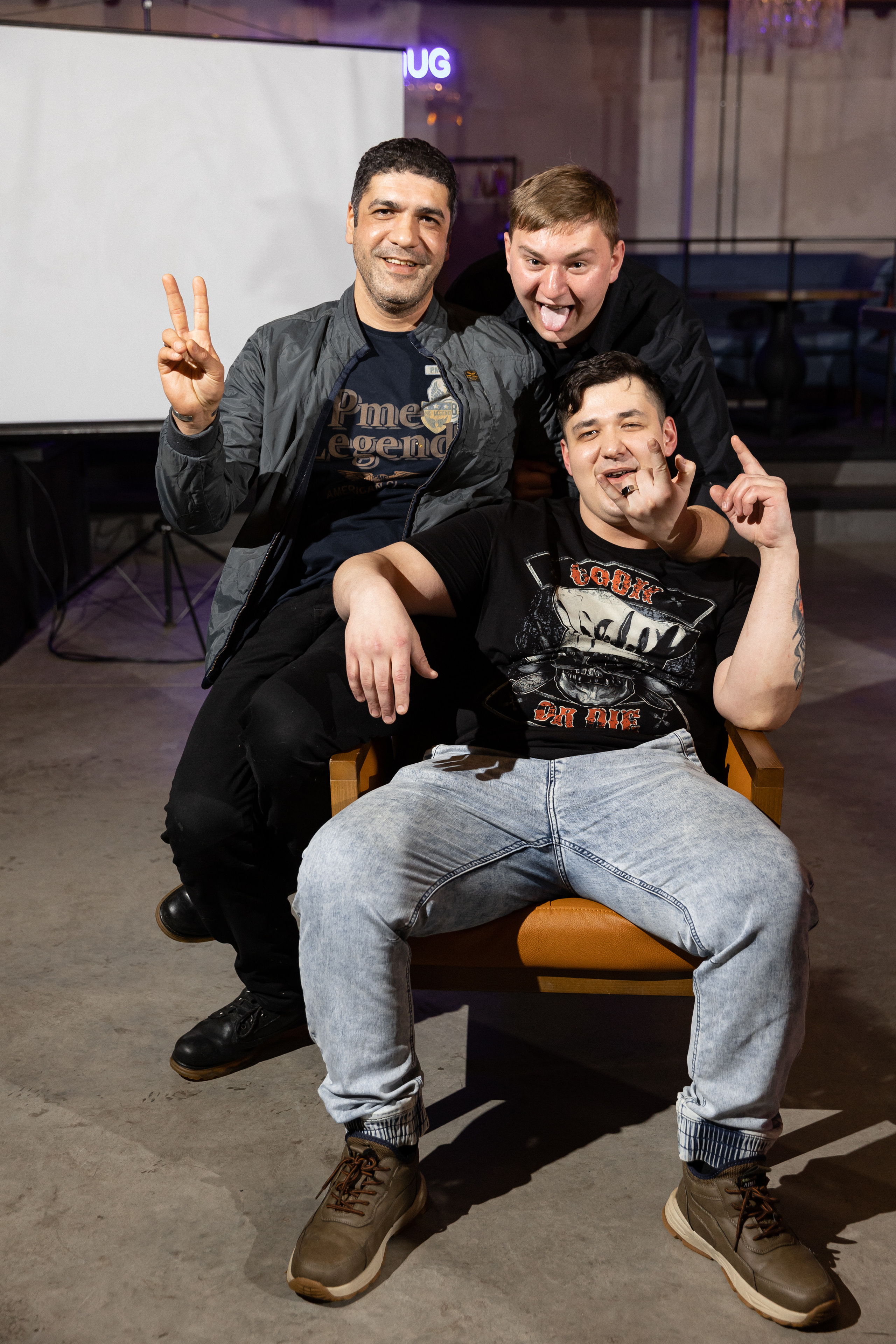 Еда, вино и всё равно. Э Т О М Ы