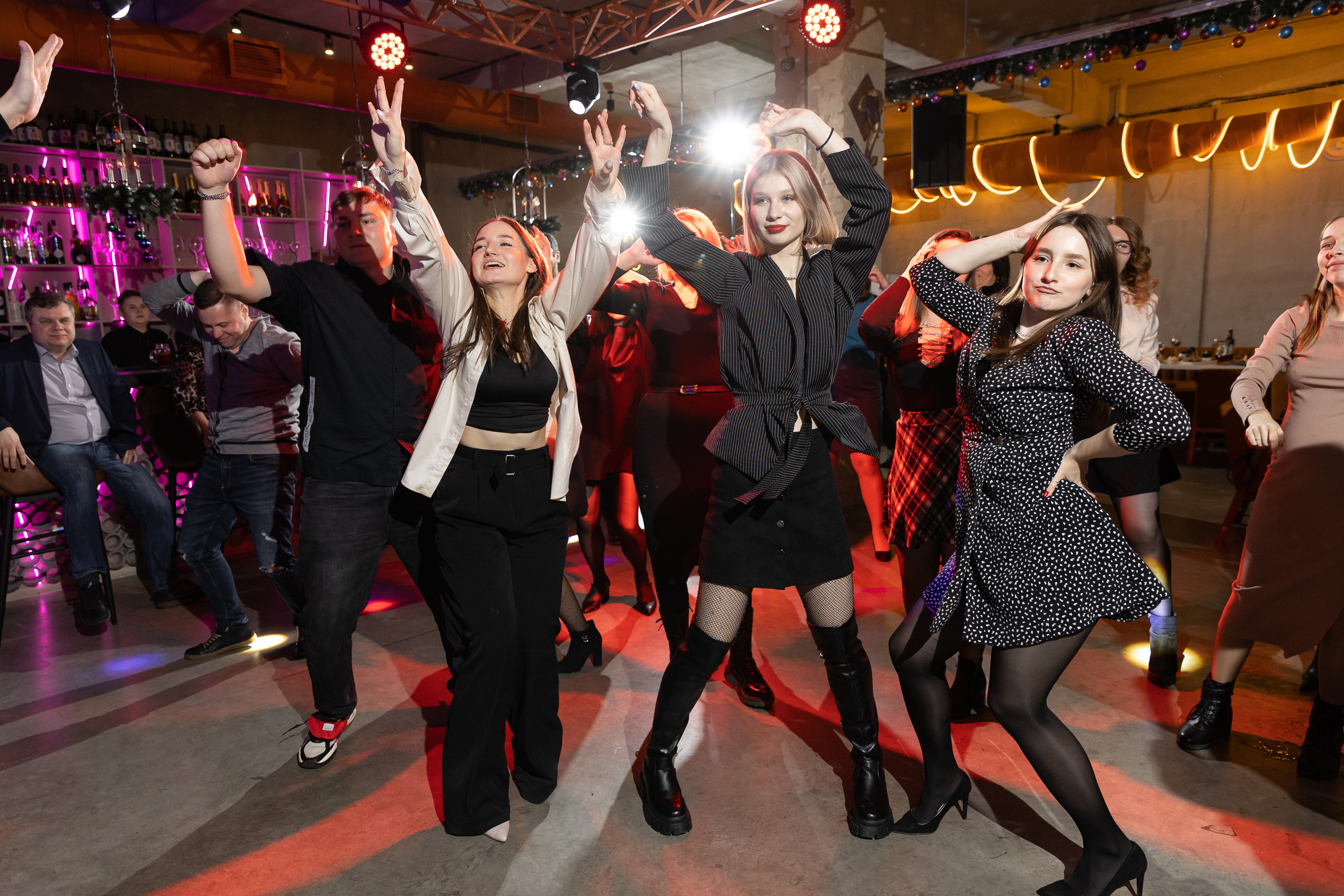 Еда, вино и всё равно. Э Т О М Ы