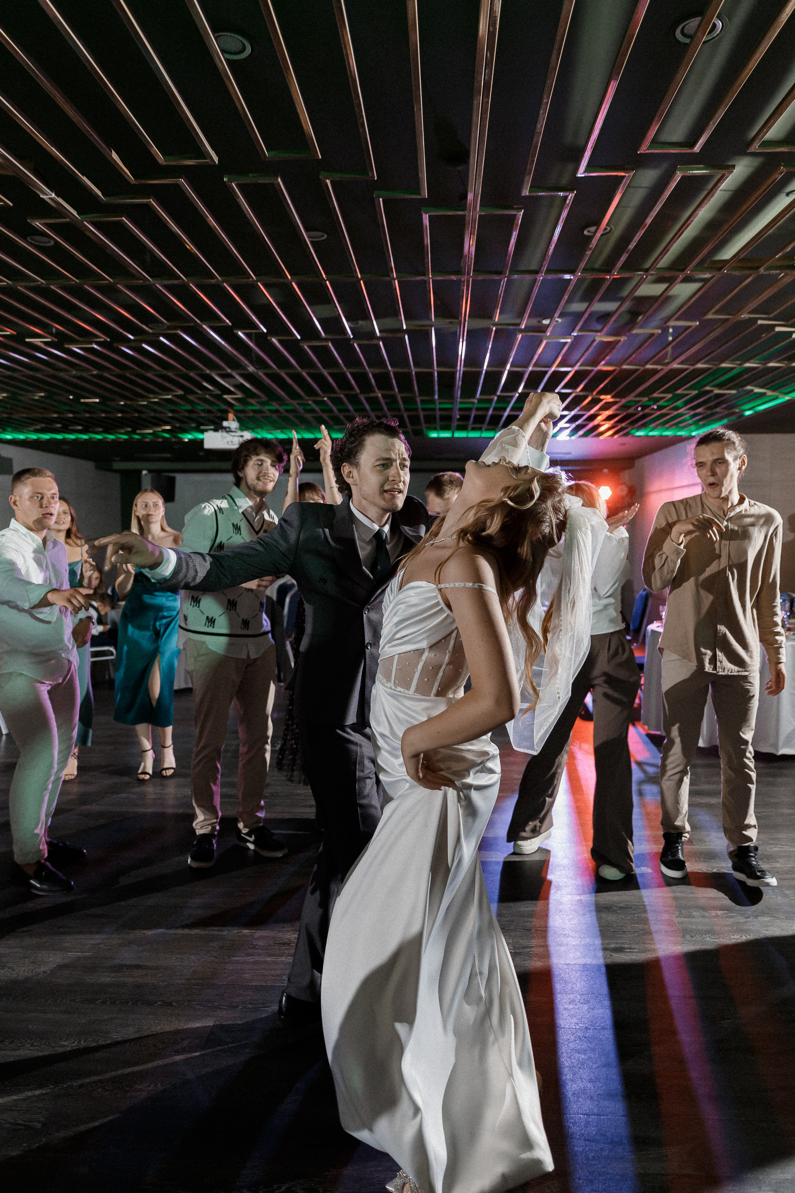 Тушите пожар. Э Т О М Ы