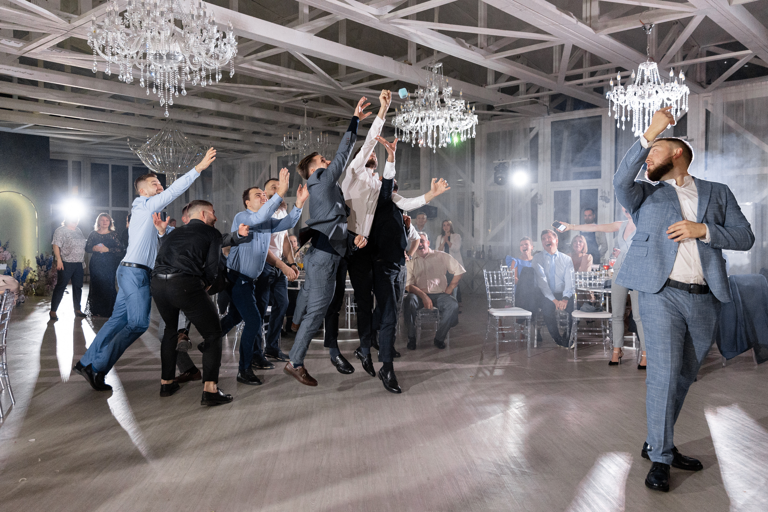 До края вселенной. Э Т О М Ы