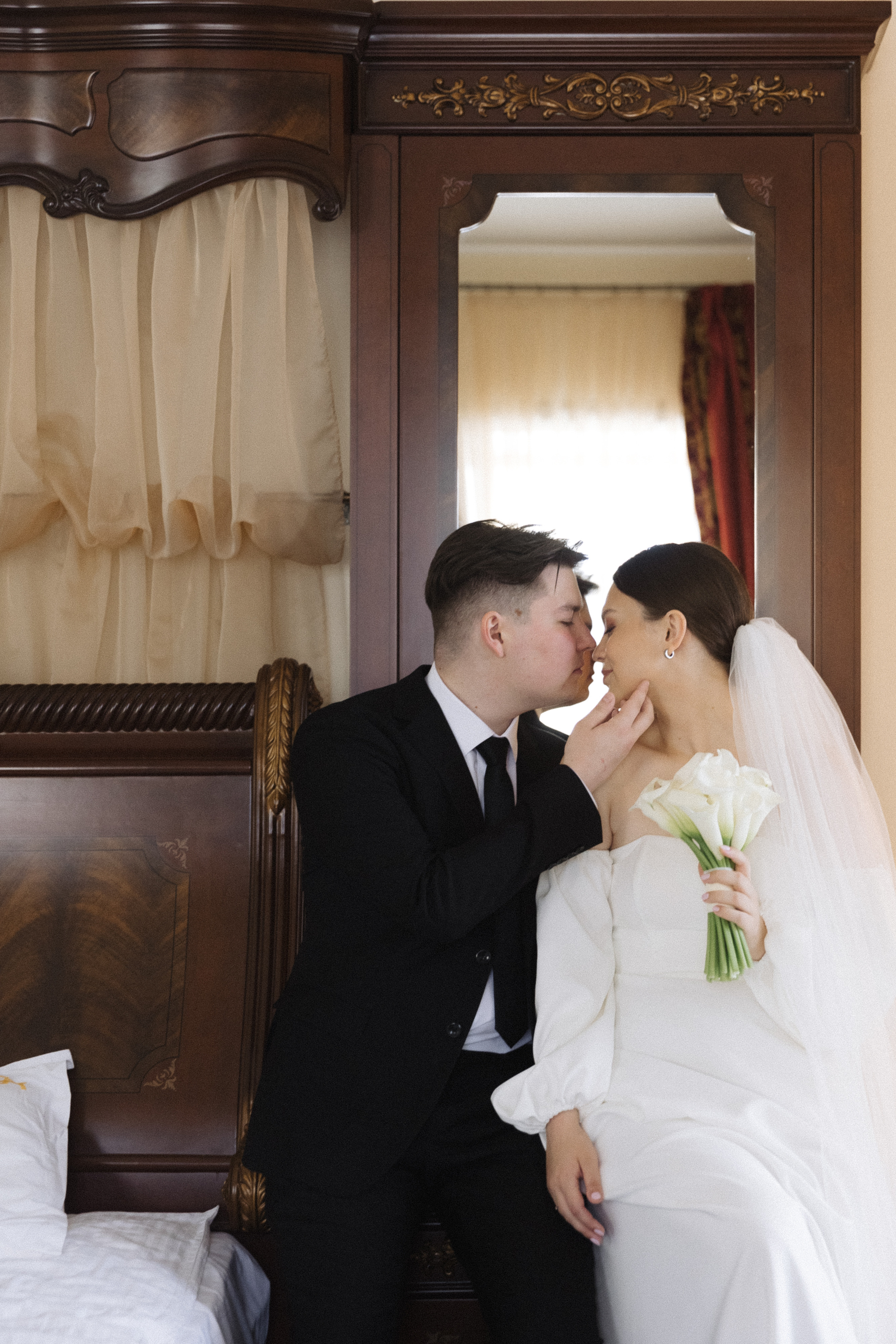 Единое целое. Э Т О М Ы