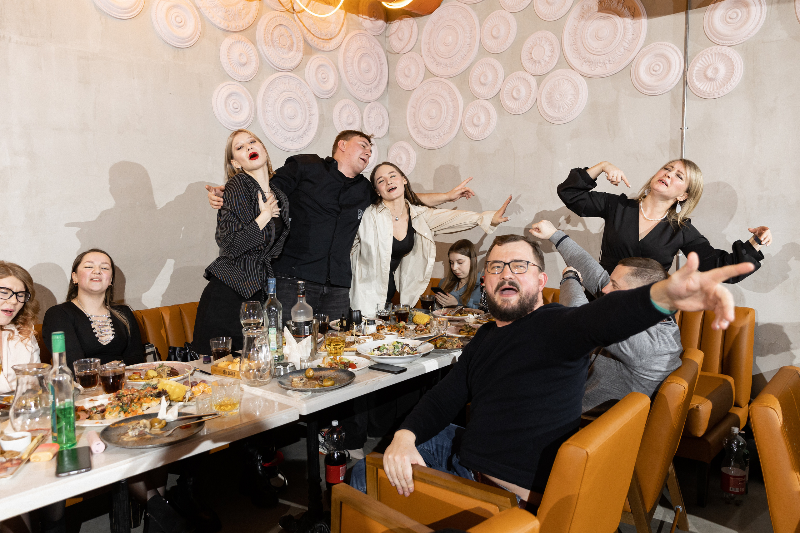 Еда, вино и всё равно. Э Т О М Ы