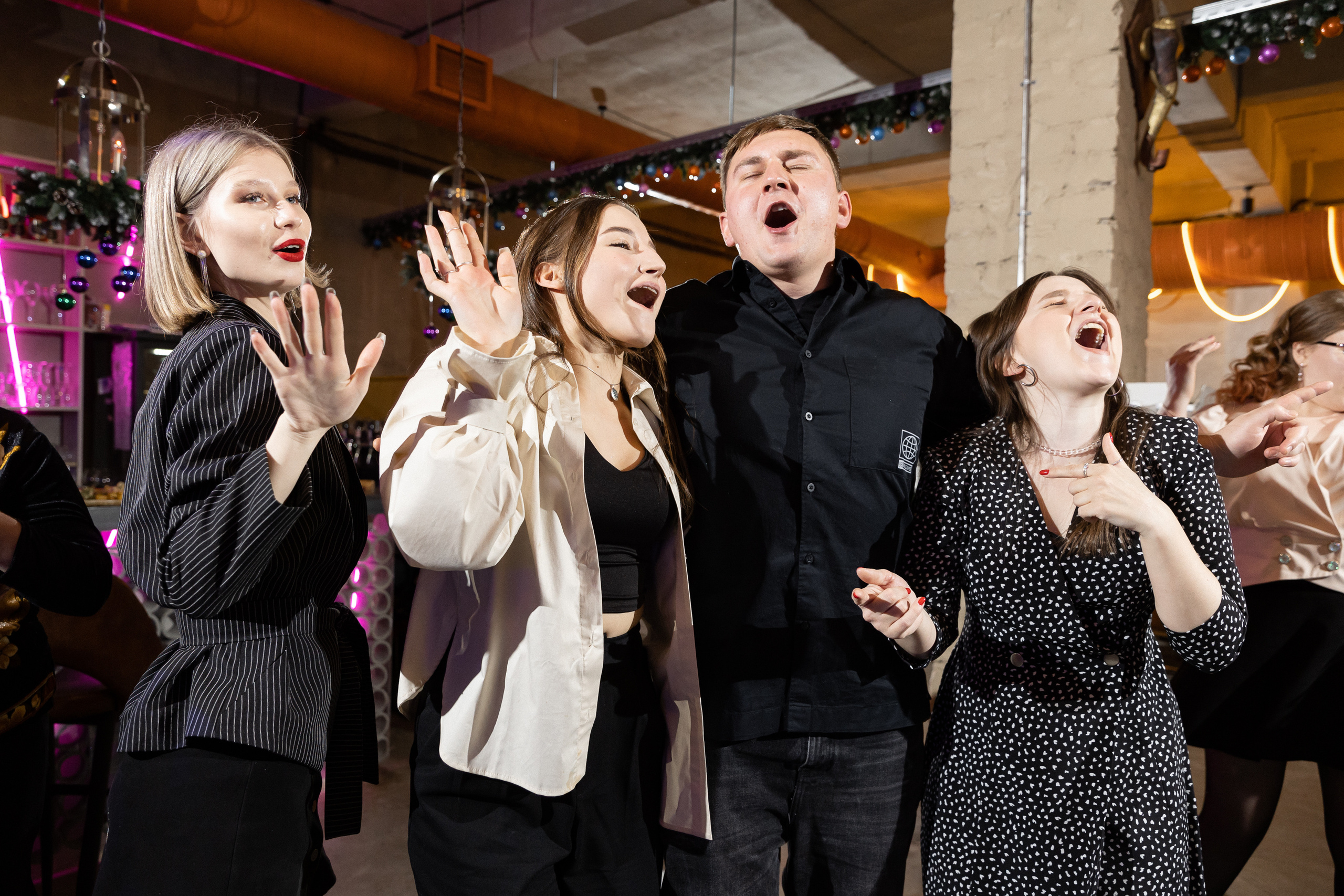 Еда, вино и всё равно. Э Т О М Ы