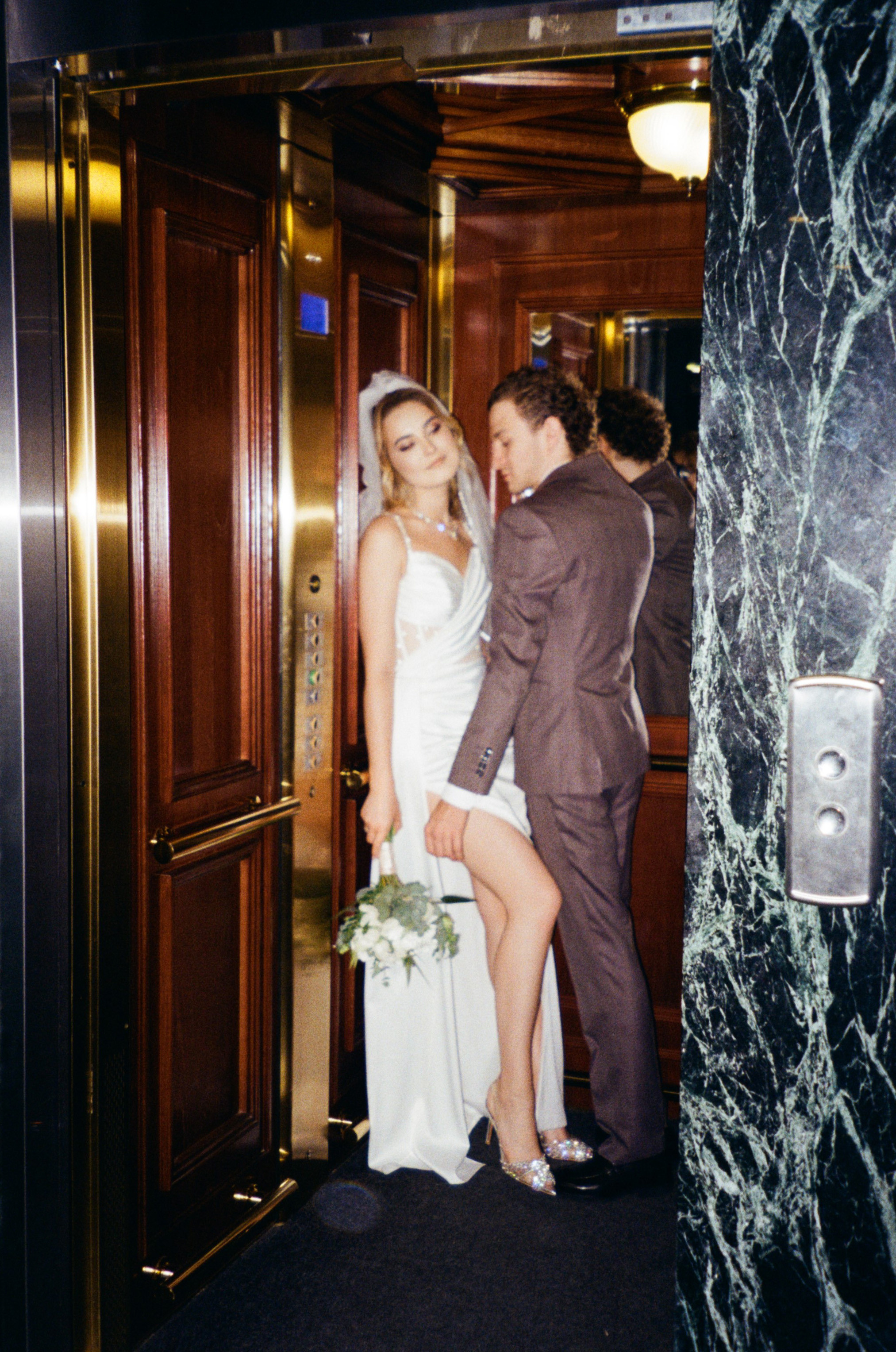 Тушите пожар. Э Т О М Ы