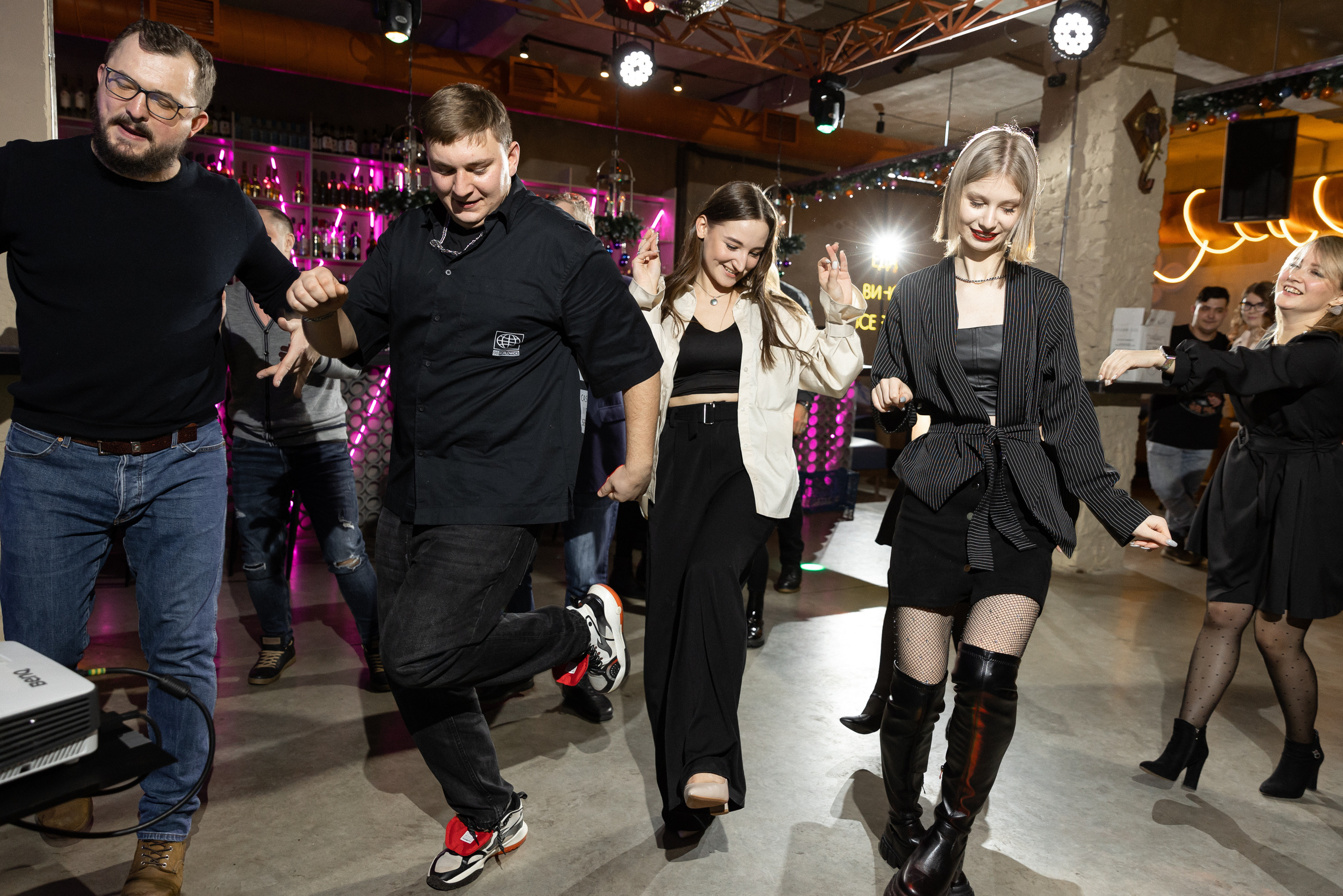 Еда, вино и всё равно. Э Т О М Ы