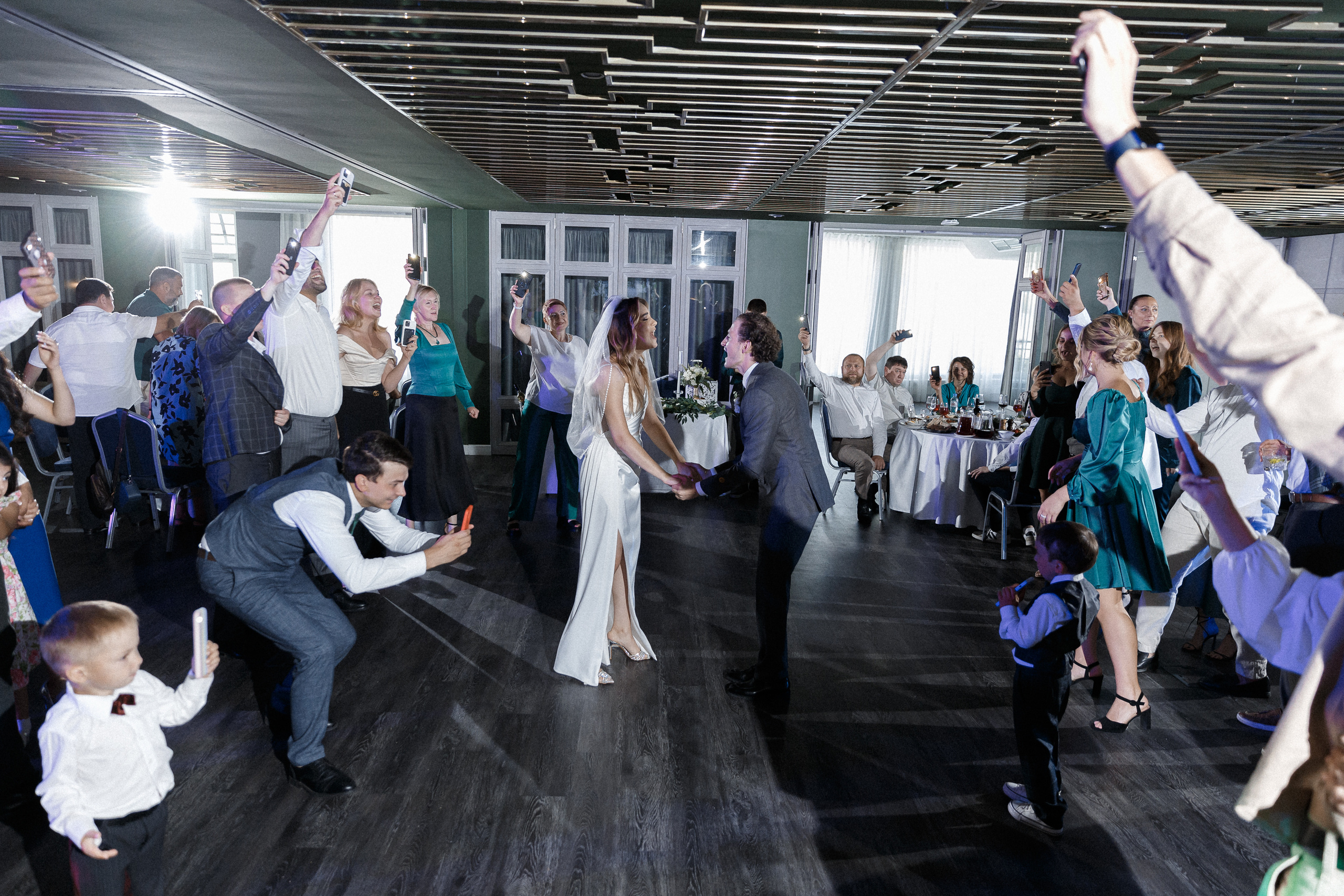 Тушите пожар. Э Т О М Ы