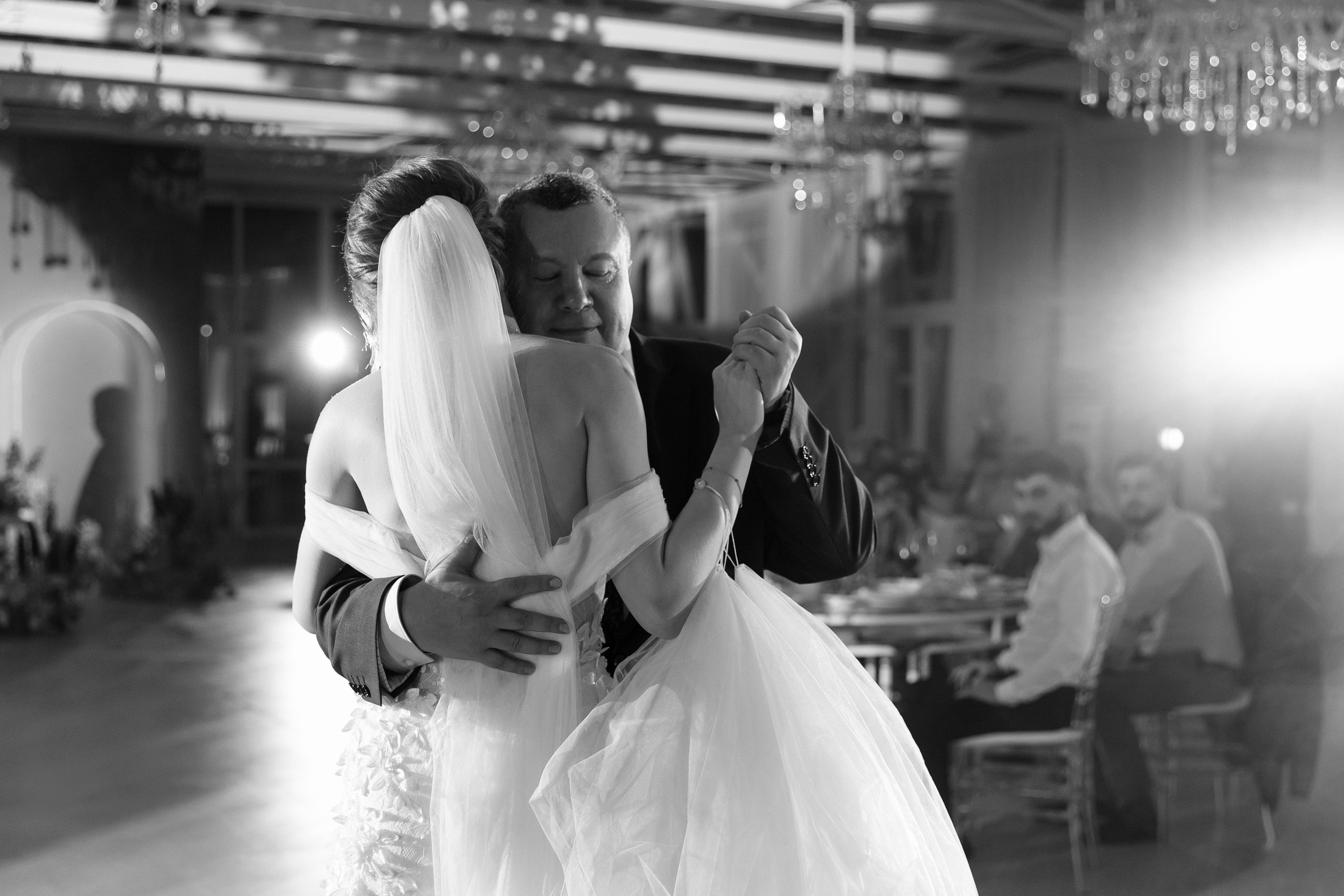 До края вселенной. Э Т О М Ы