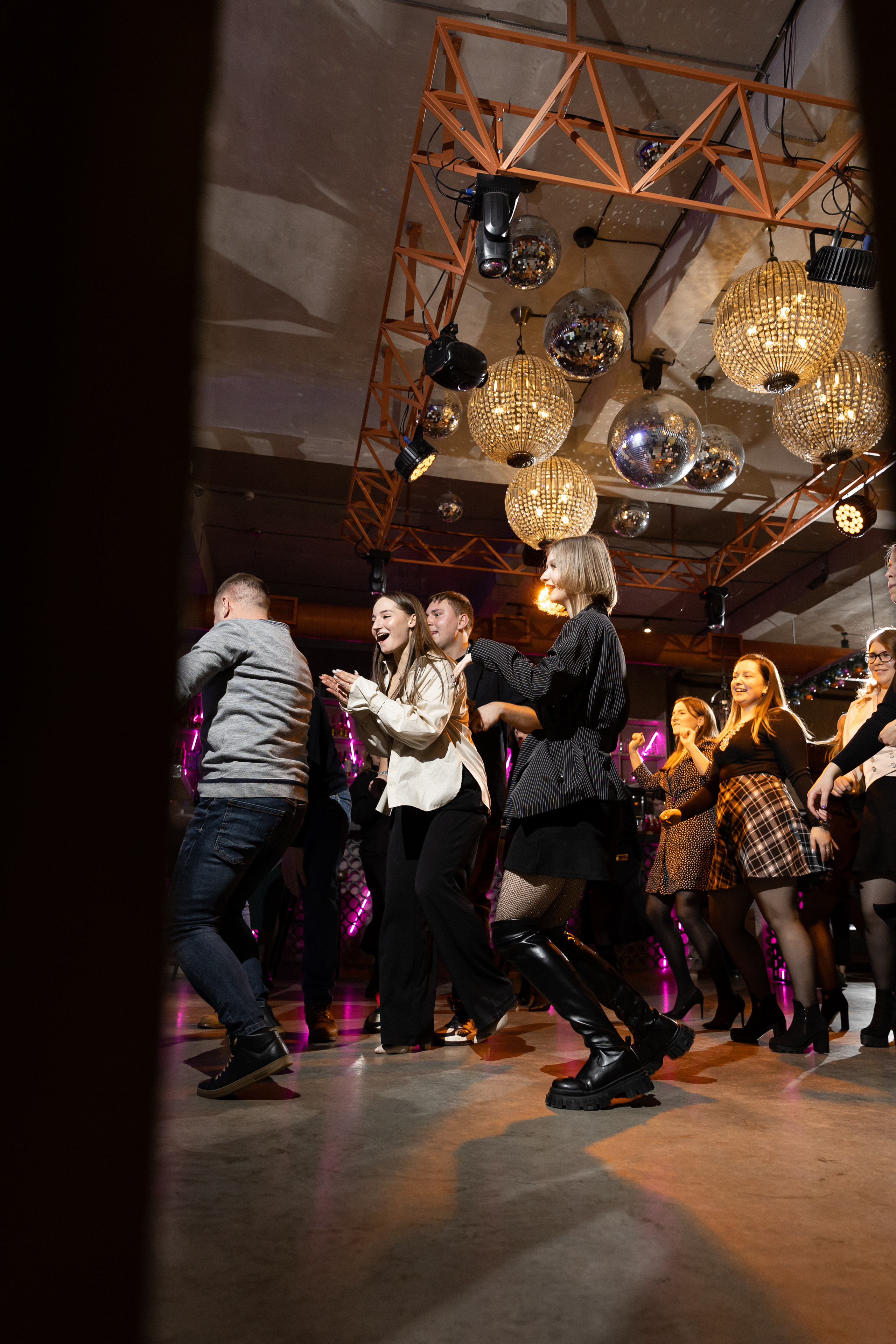 Еда, вино и всё равно. Э Т О М Ы