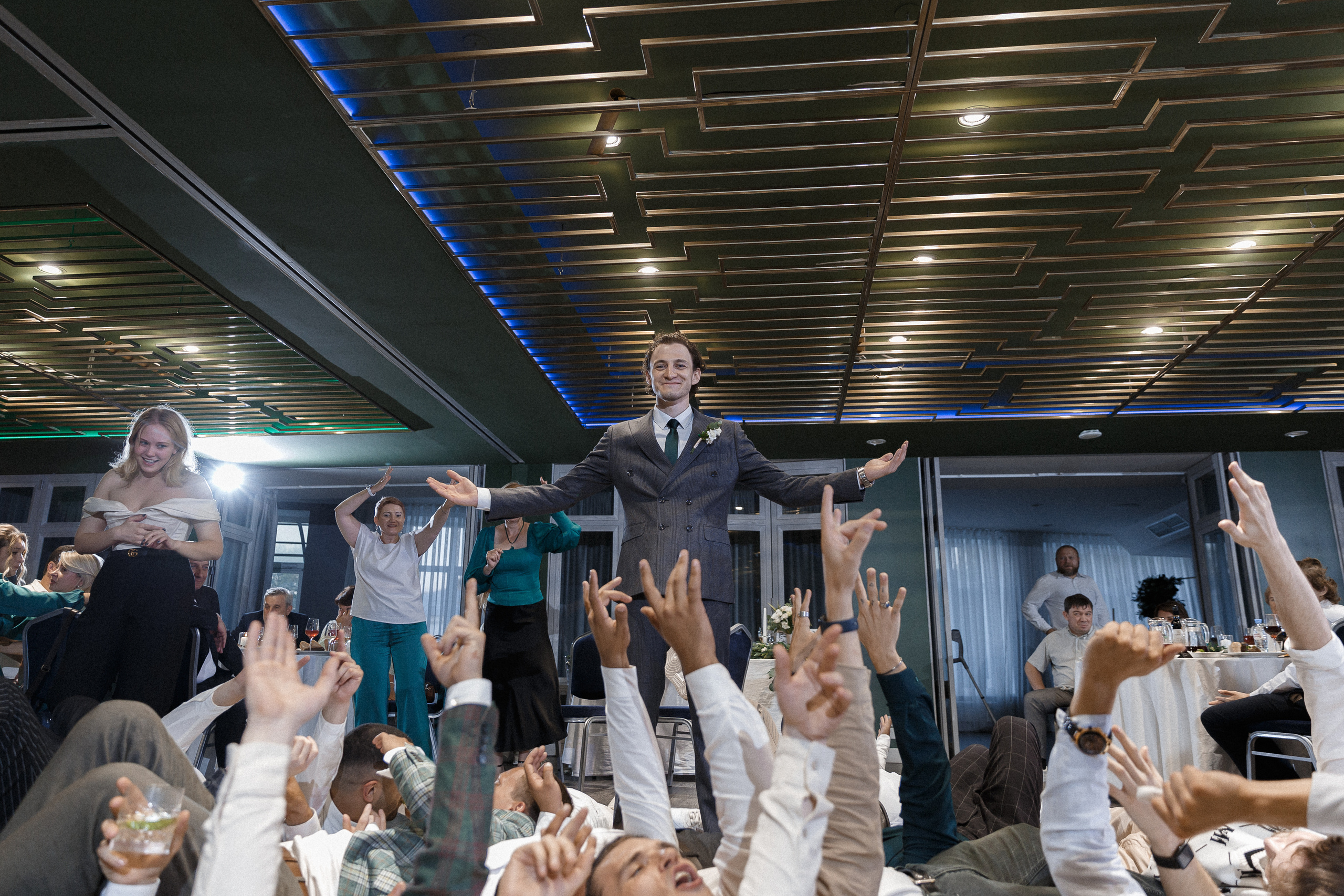 Тушите пожар. Э Т О М Ы