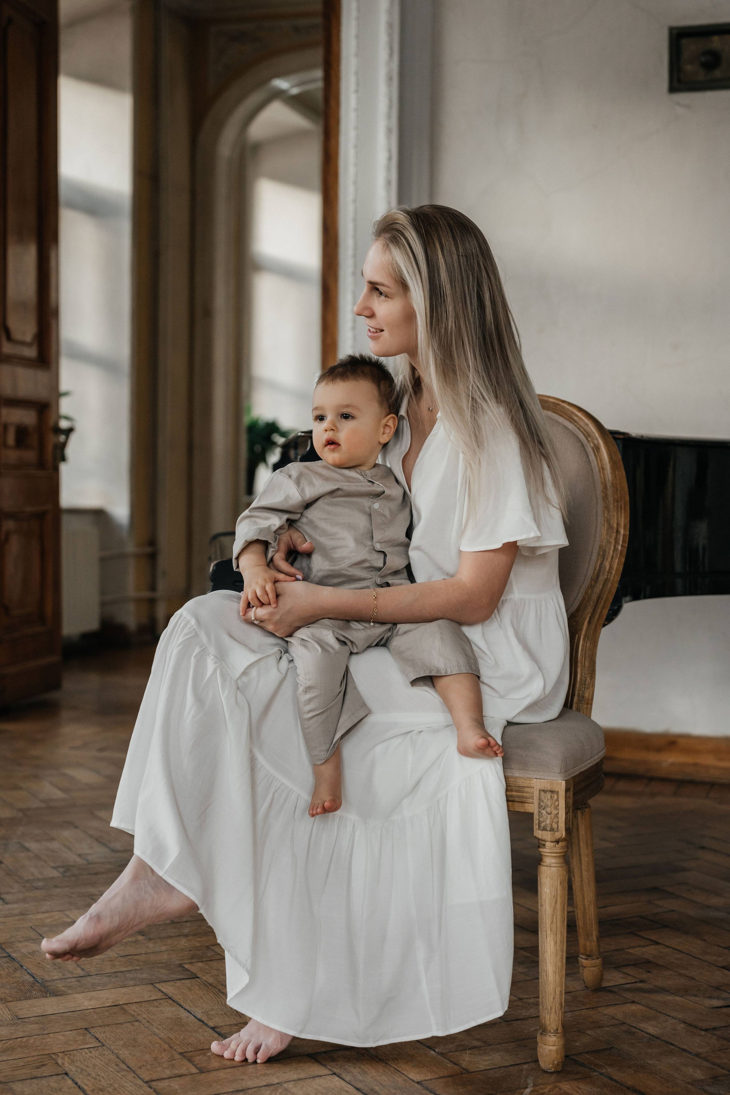 Маленькие ножки в читальне им. Пушкина. Ваш фотограф Вика Артемова