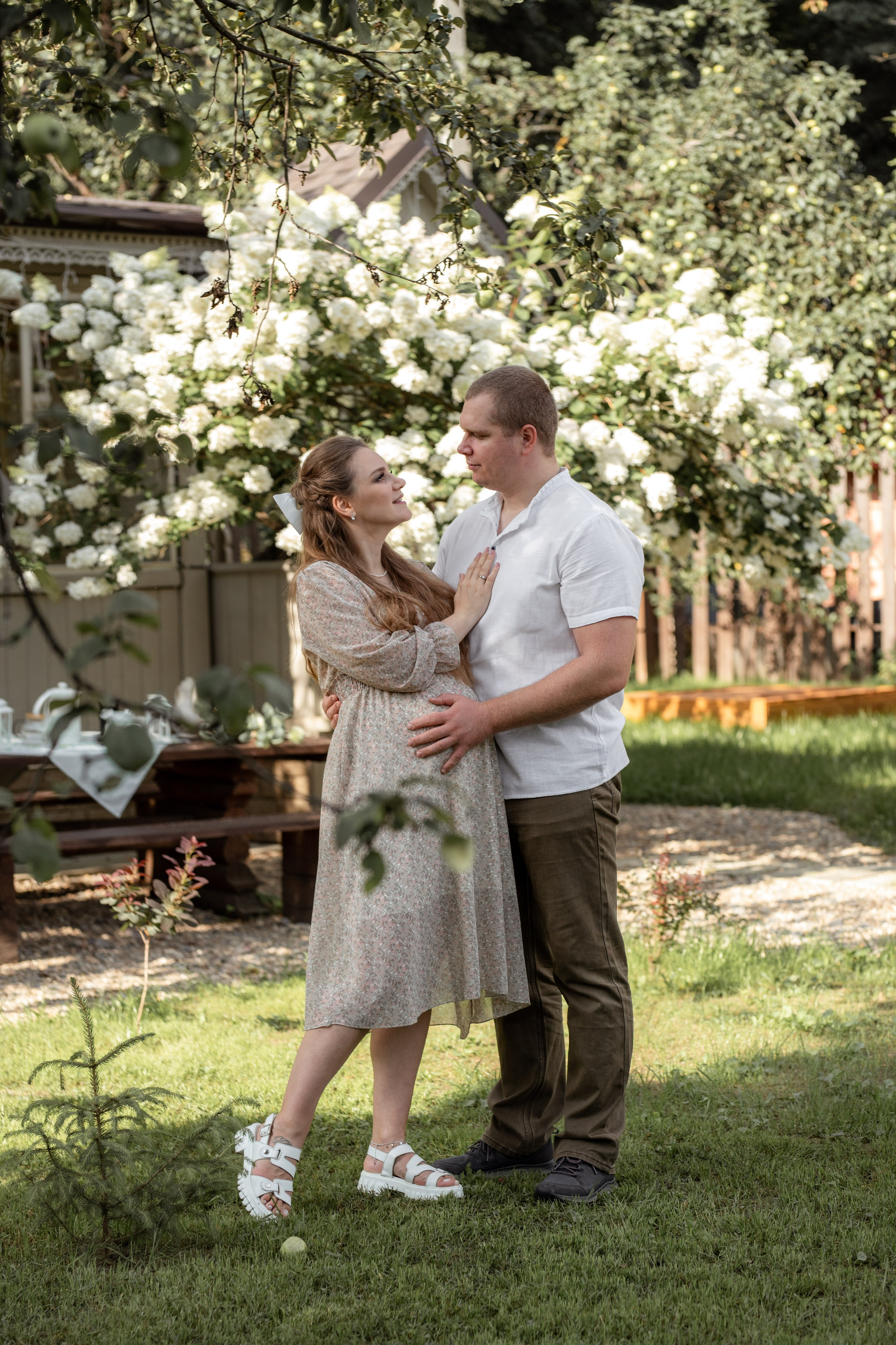 Фотосессия беременности на даче в Купавне. Фотограф в Железнодорожном и Балашихе