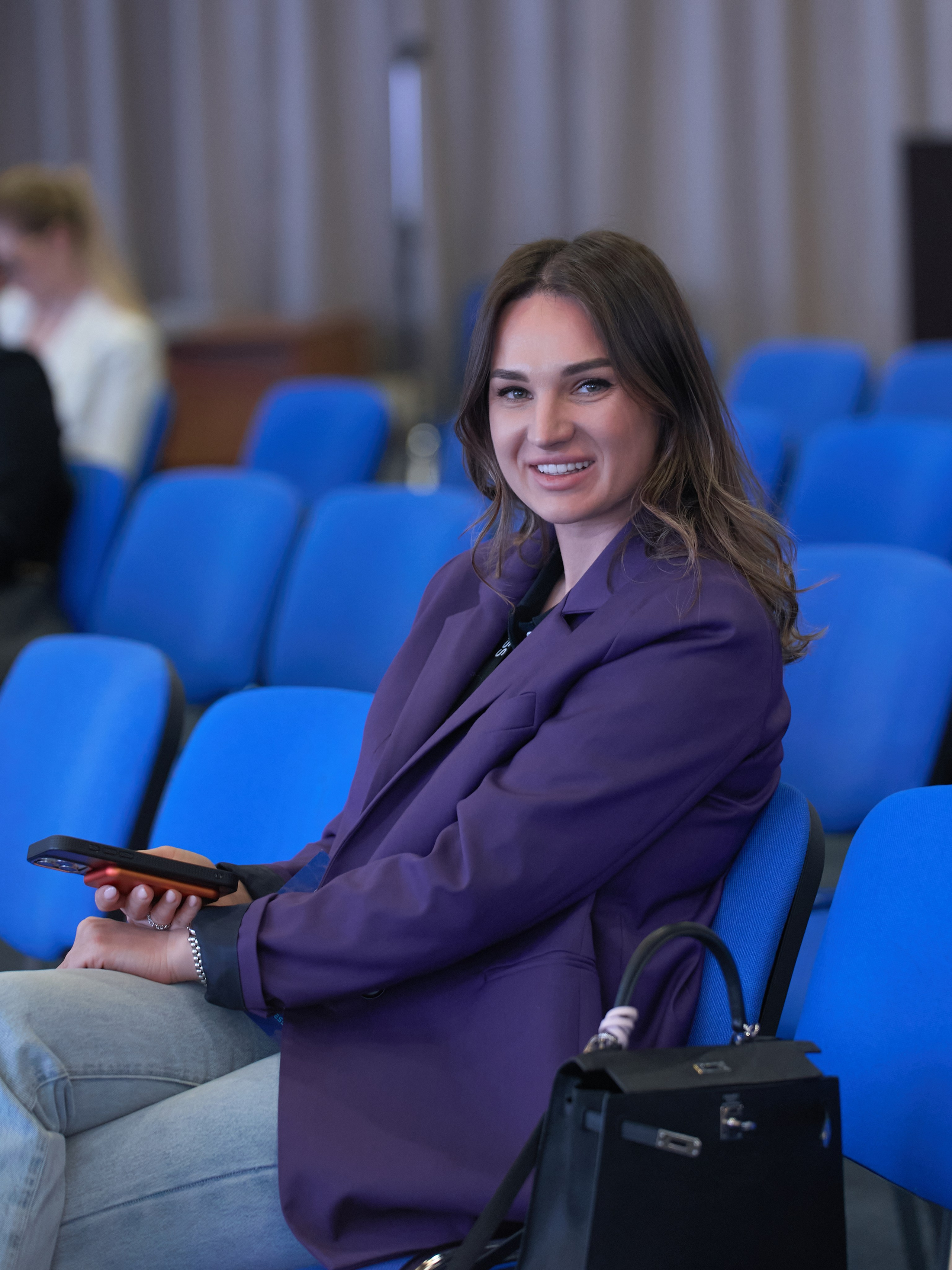 СЛУШАТЕЛИ. PRO-AGELESS