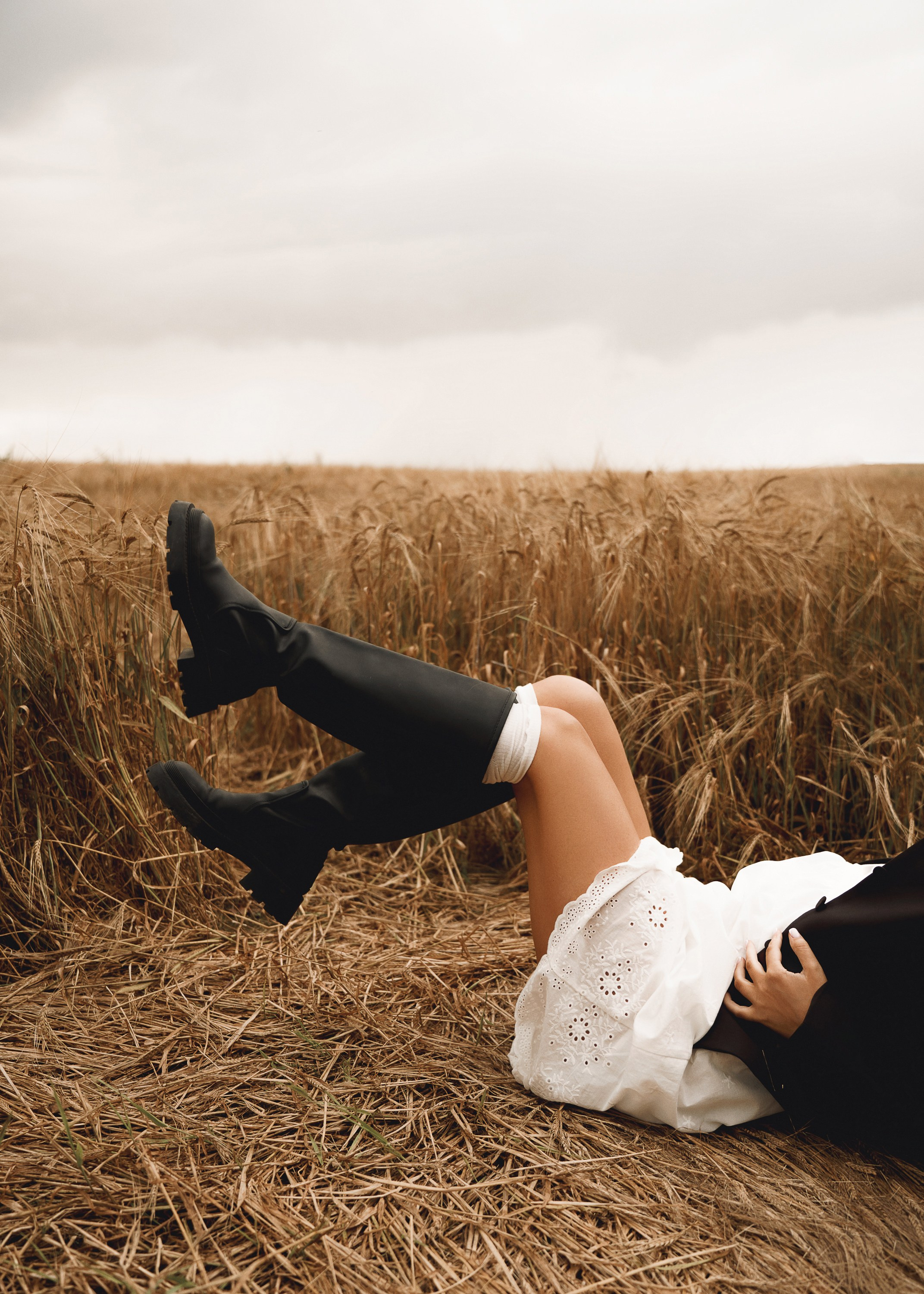 ПОЛЕ. Женский портрет