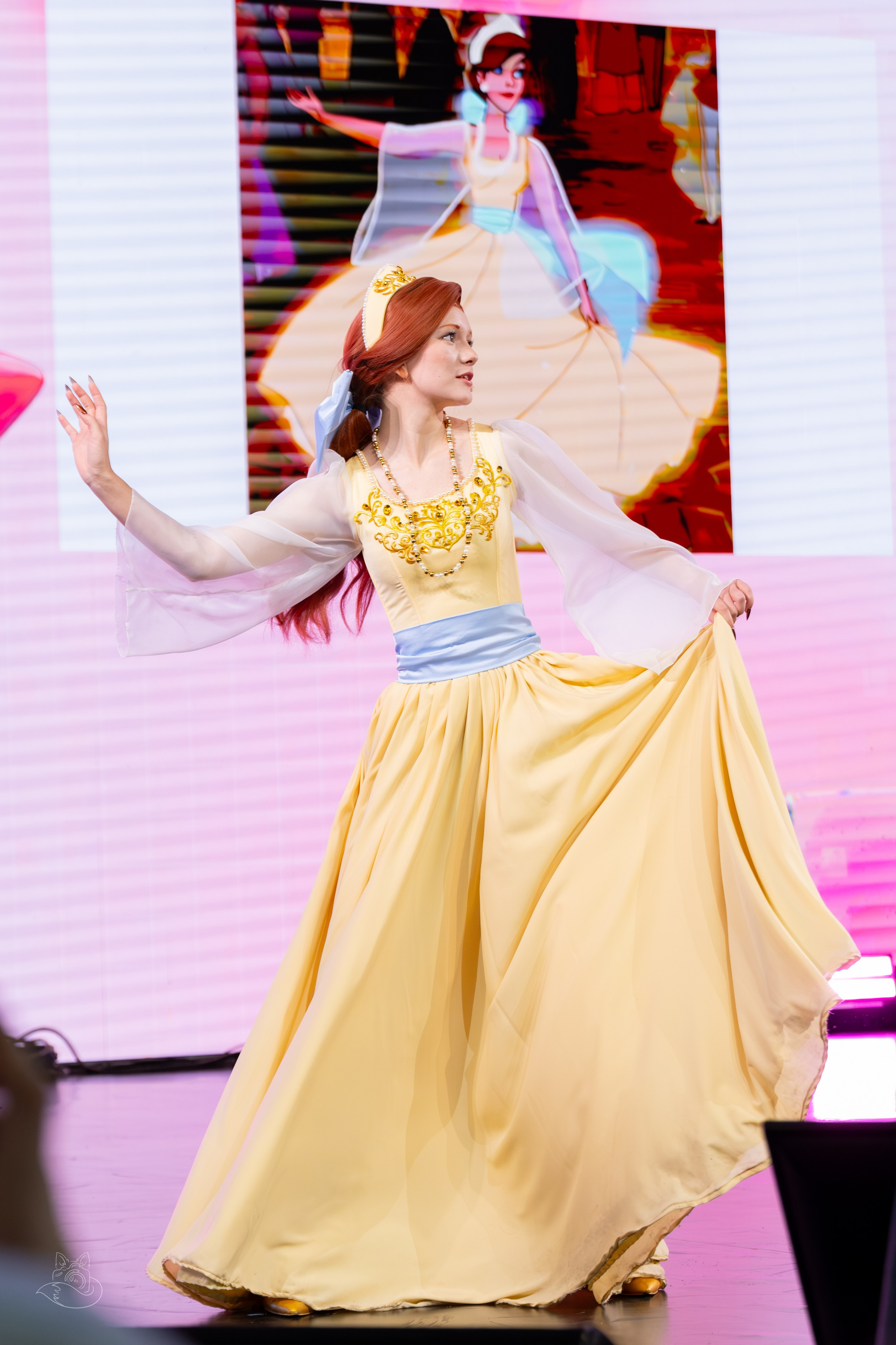 Сцена РЭД ЭКСПО 2024. Косплей фотограф