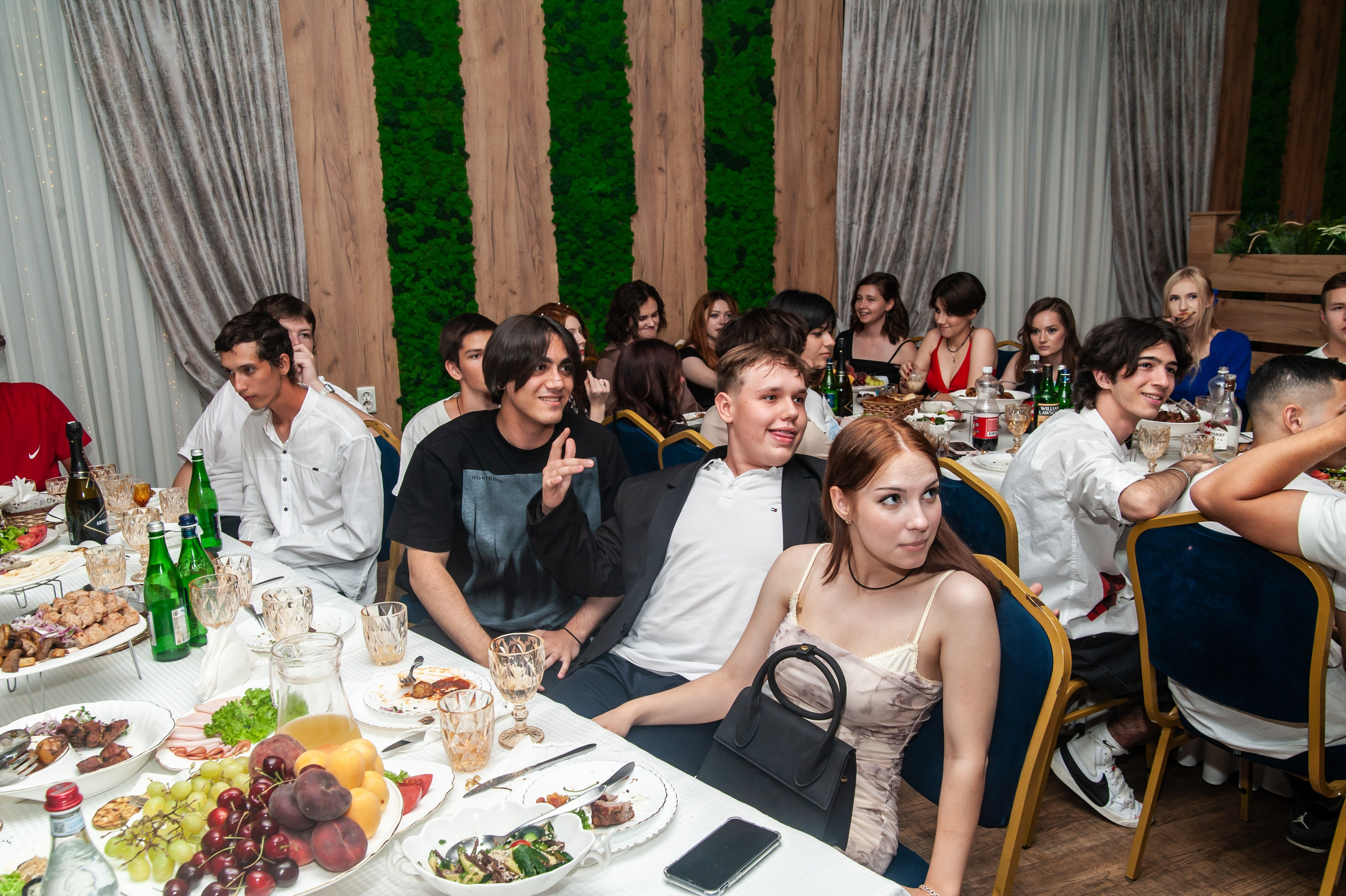 Выпускной МАОУ СОШ № 17 им. Эдуарда Есаяна. Свадебный и семейный фотограф Денис Лукьянов в Краснодаре, Краснодарском крае и Республике Крым