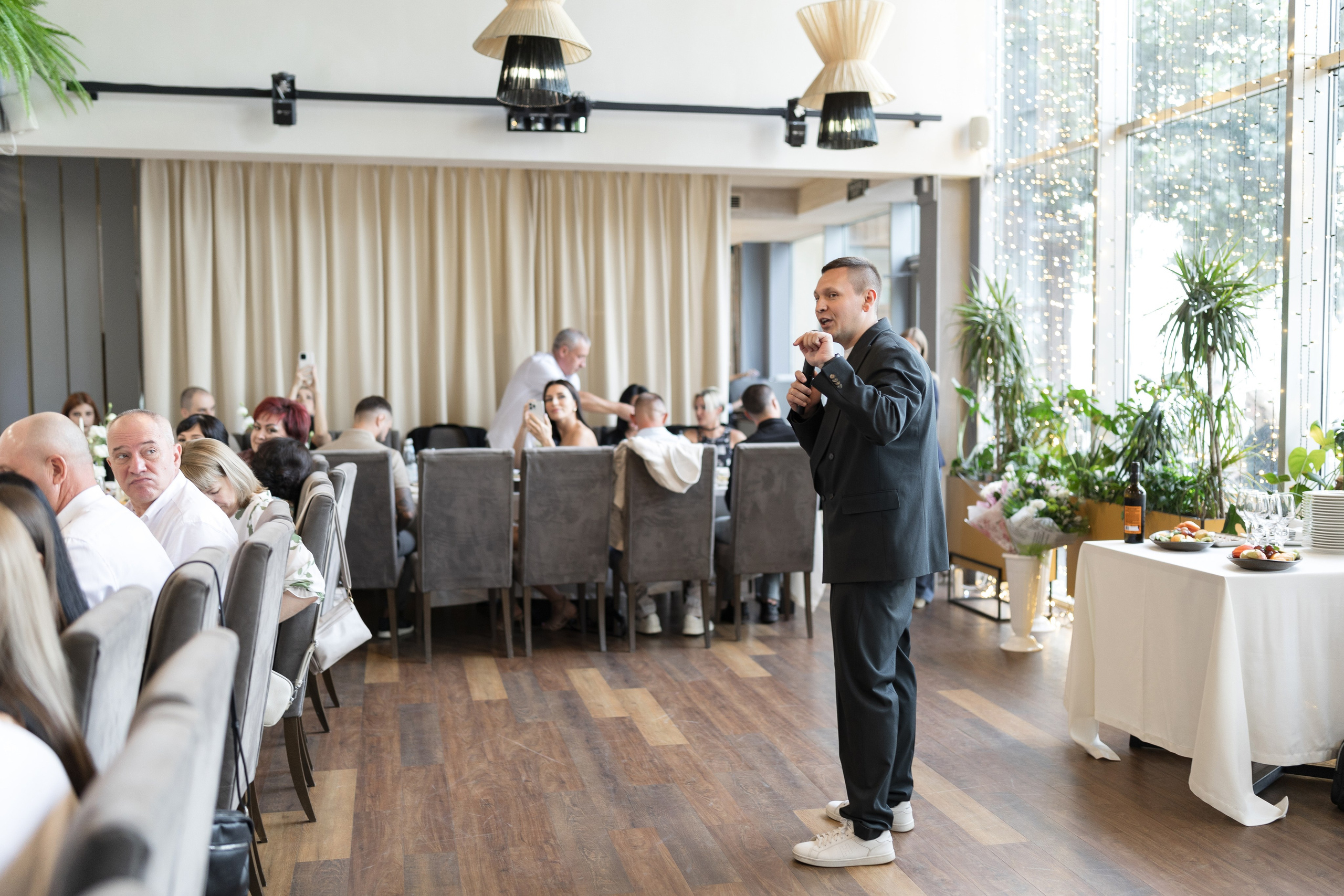 Свадебный ужин в Альбатросе. Анастасия Безуглова- свадебный фотограф в Таганроге