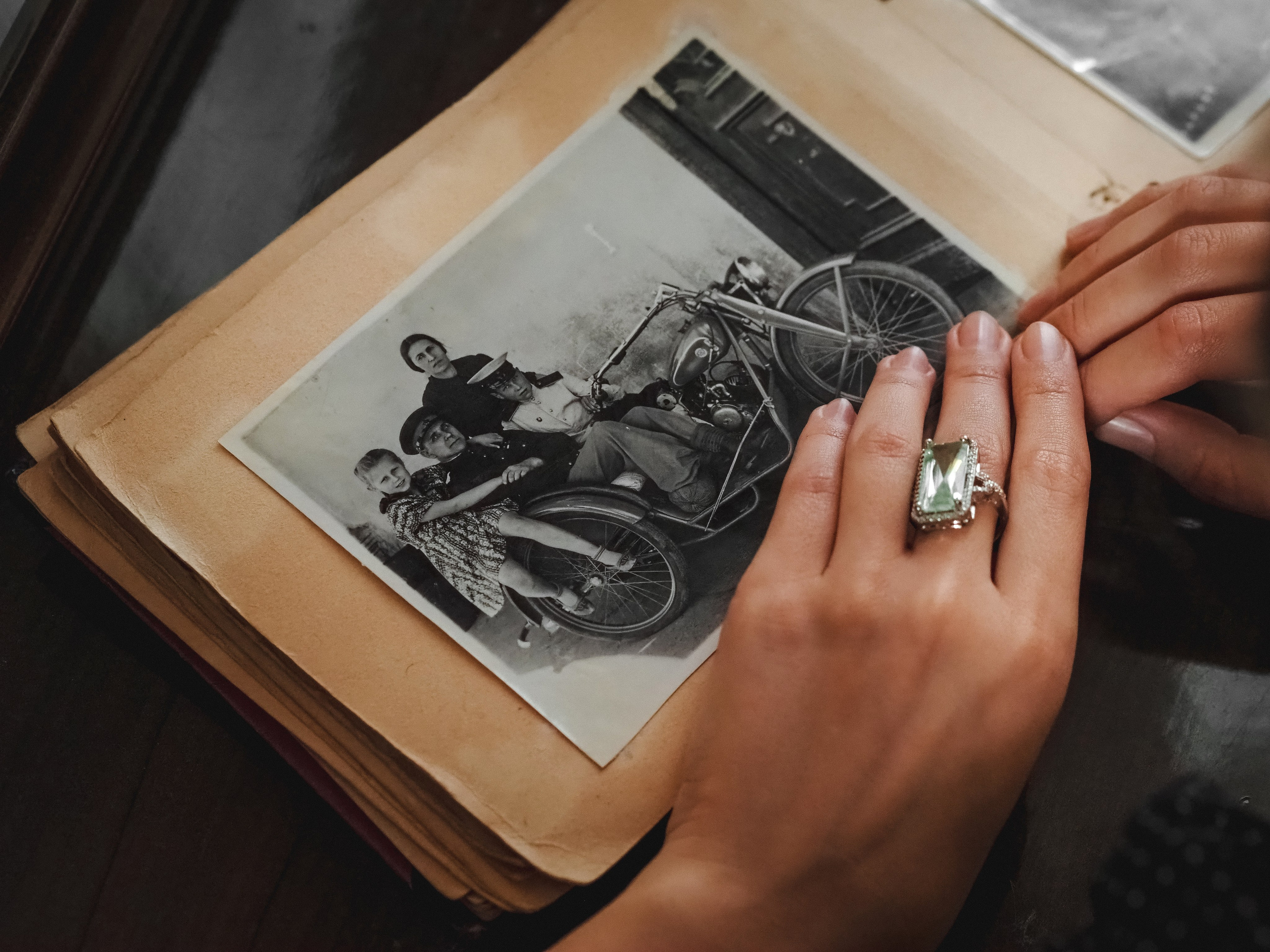 Ирина и Евгения в доме Пельцама. Семейный фотограф Ольга Барабанова