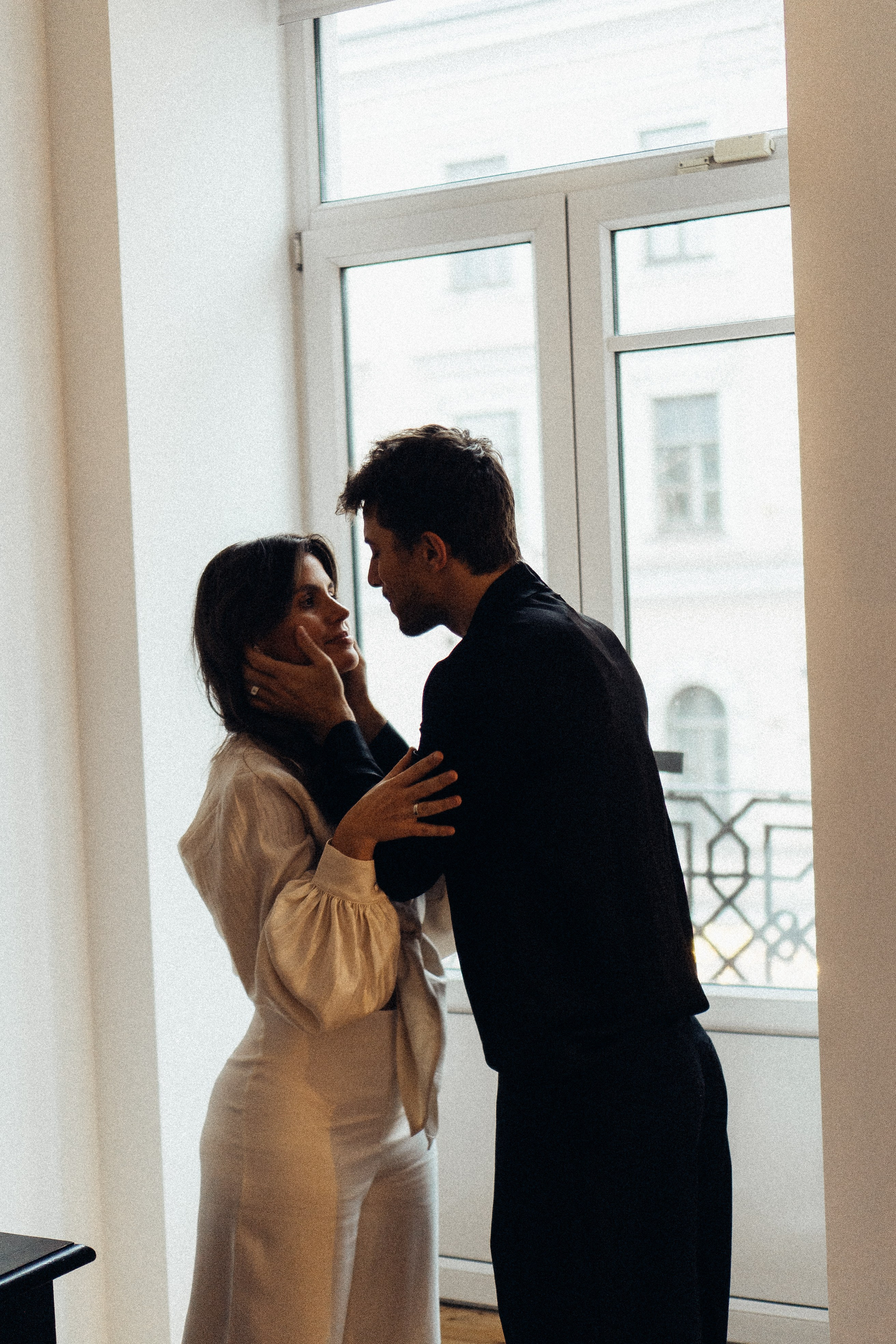 УТРО ЖЕНИХА И НЕВЕСТЫ В ПИТЕРСКОЙ КВАРТИРЕ И СЬЕМКА С СВАДЕБНЫХ ОБРАЗАХ. Профессиональный фотограф, Санкт-Петербург — Виктория Богомолова