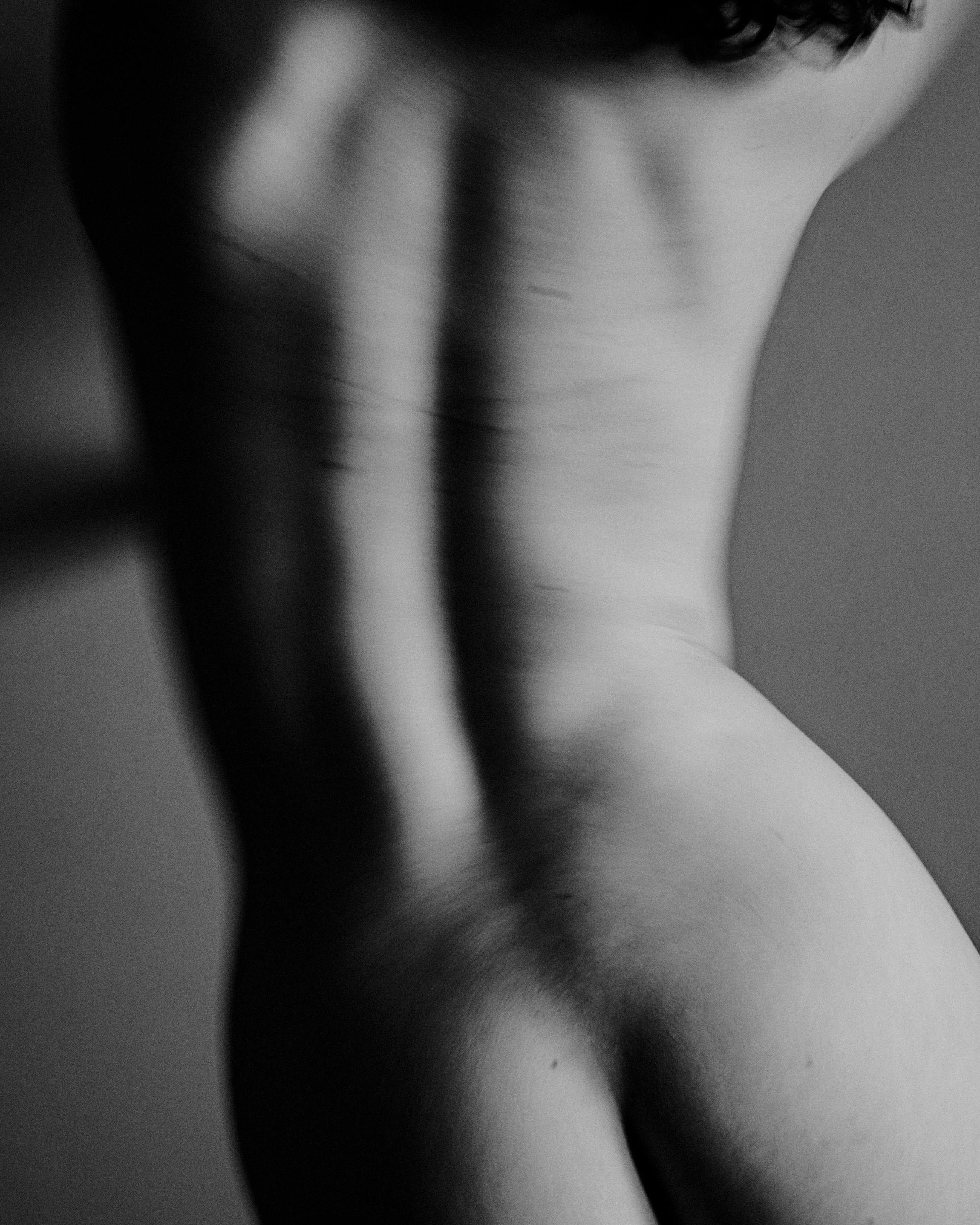 Обнажение. I am Diana, a portrait photographer. I take pictures around the world