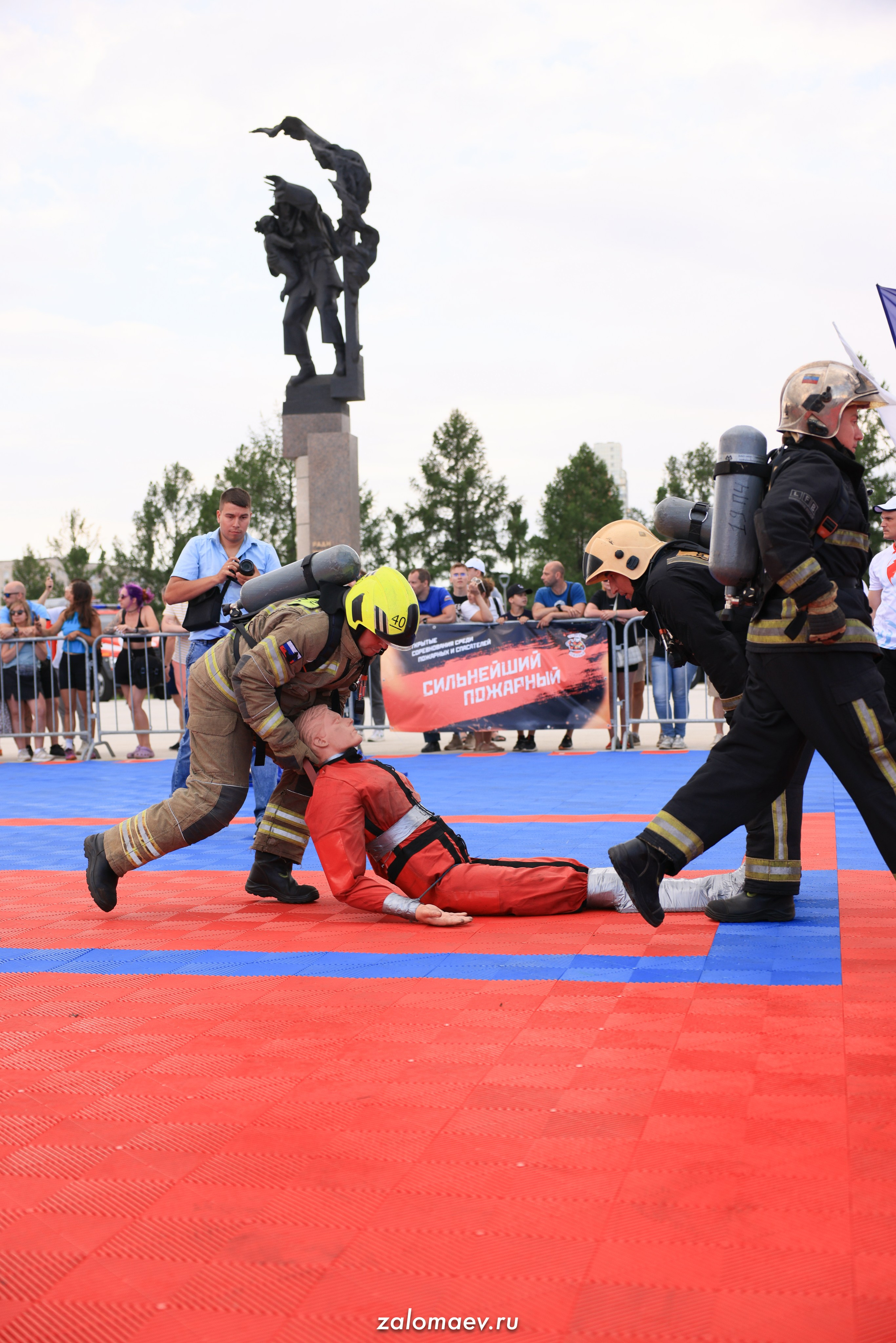Сильнейший пожарный. Фотограф Александр Заломаев