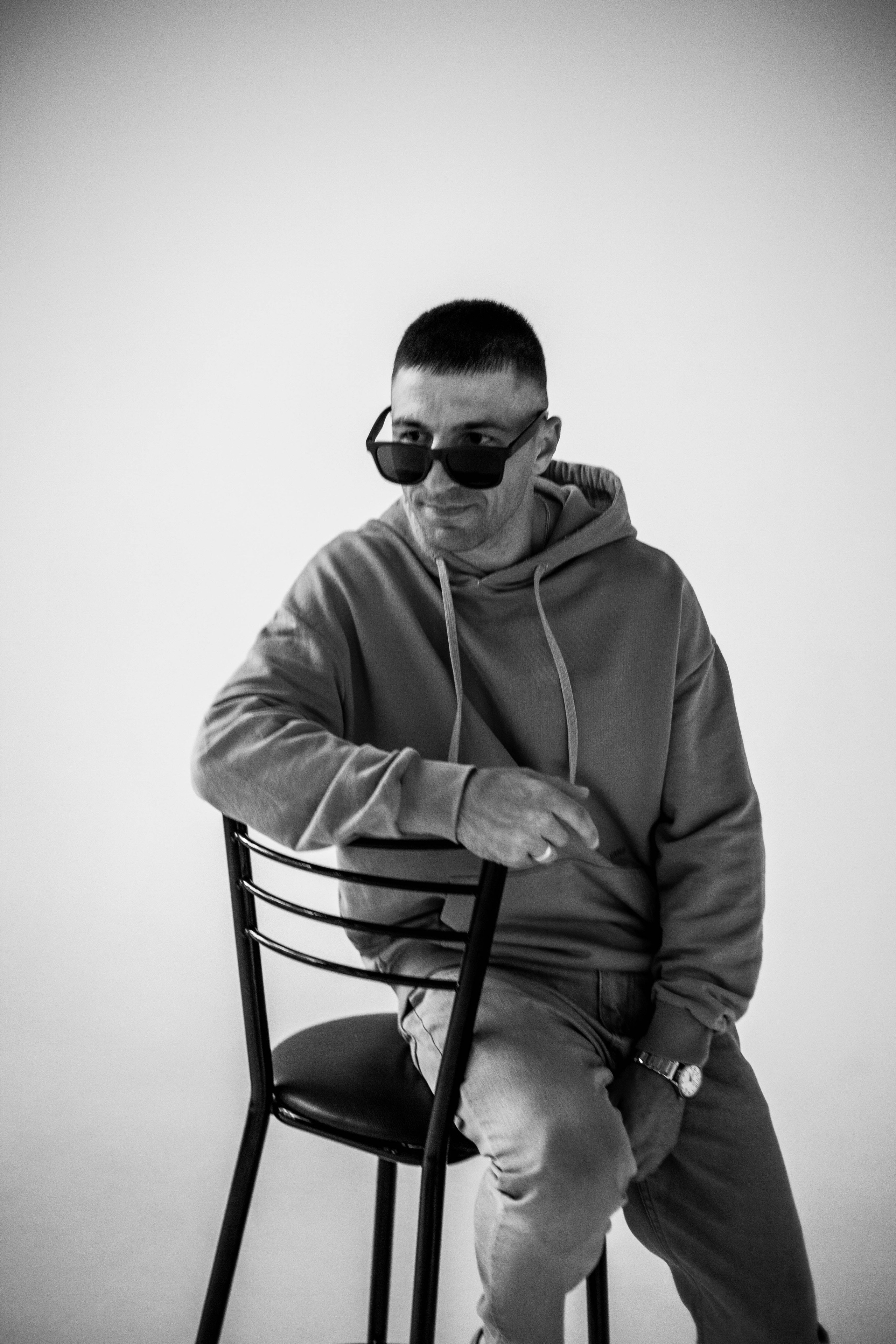 Студия. Уличный фотограф Города N