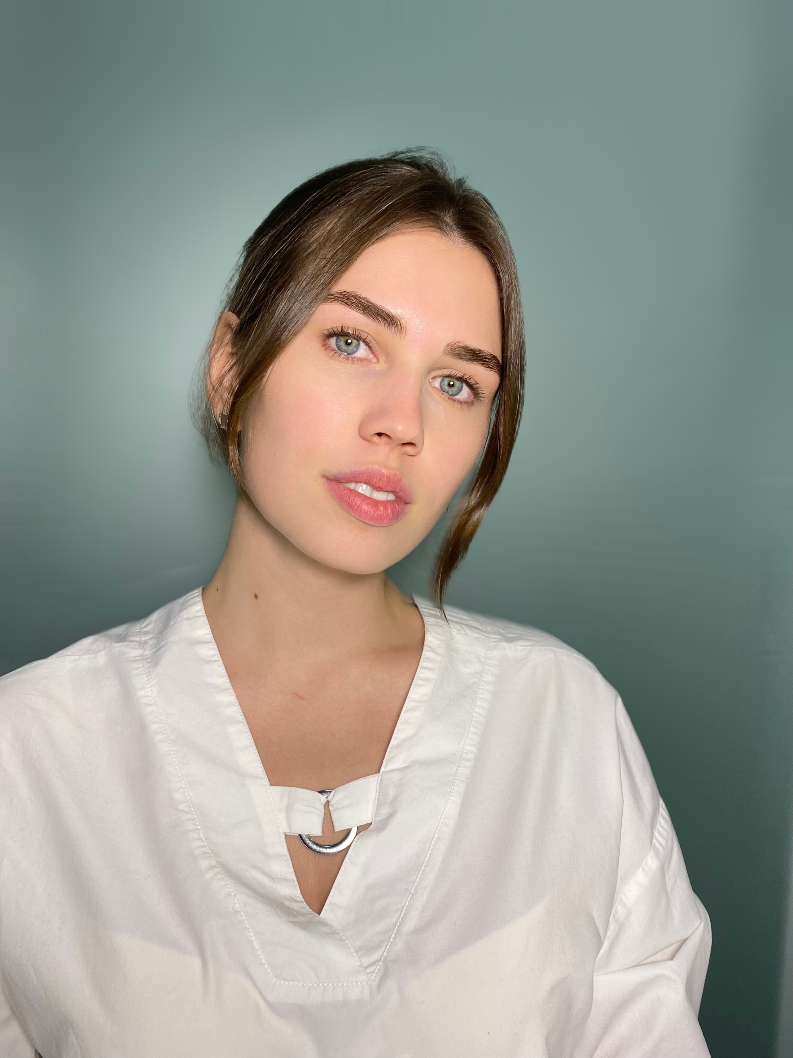 БРОВИ И РЕСНИЦЫ МОСКВА. СВАДЕБНЫЙ ВИЗАЖИСТ-СТИЛИСТ В МОСКВЕ ПРИЧЕСКИ МАКИЯЖ БРОВИ ВЫЕЗД