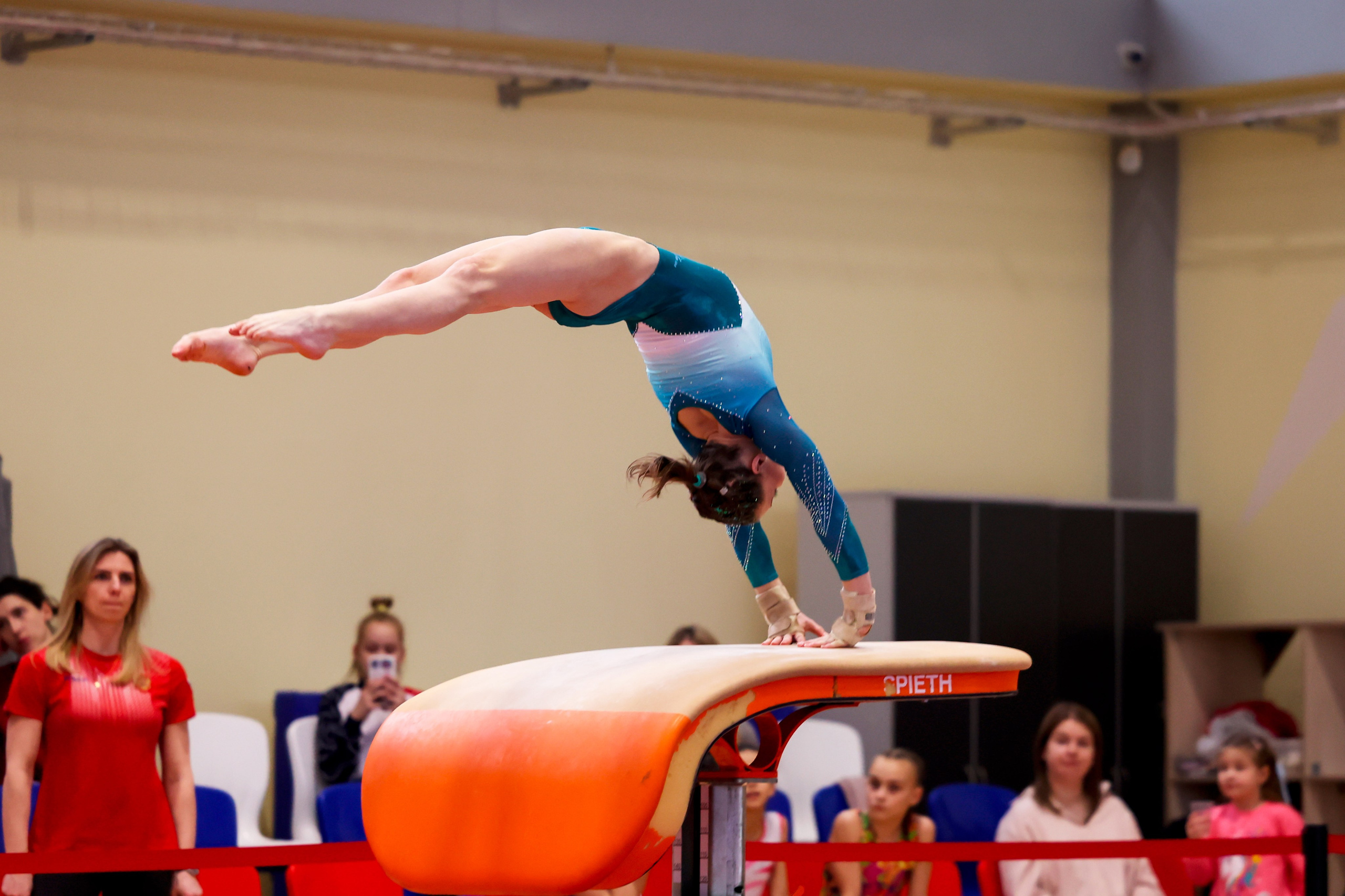 Чемпионат Санкт-Петербурга и командное Первенство 2025 среди девушек. Спортивный и репортажный фотограф Антон Тереханов