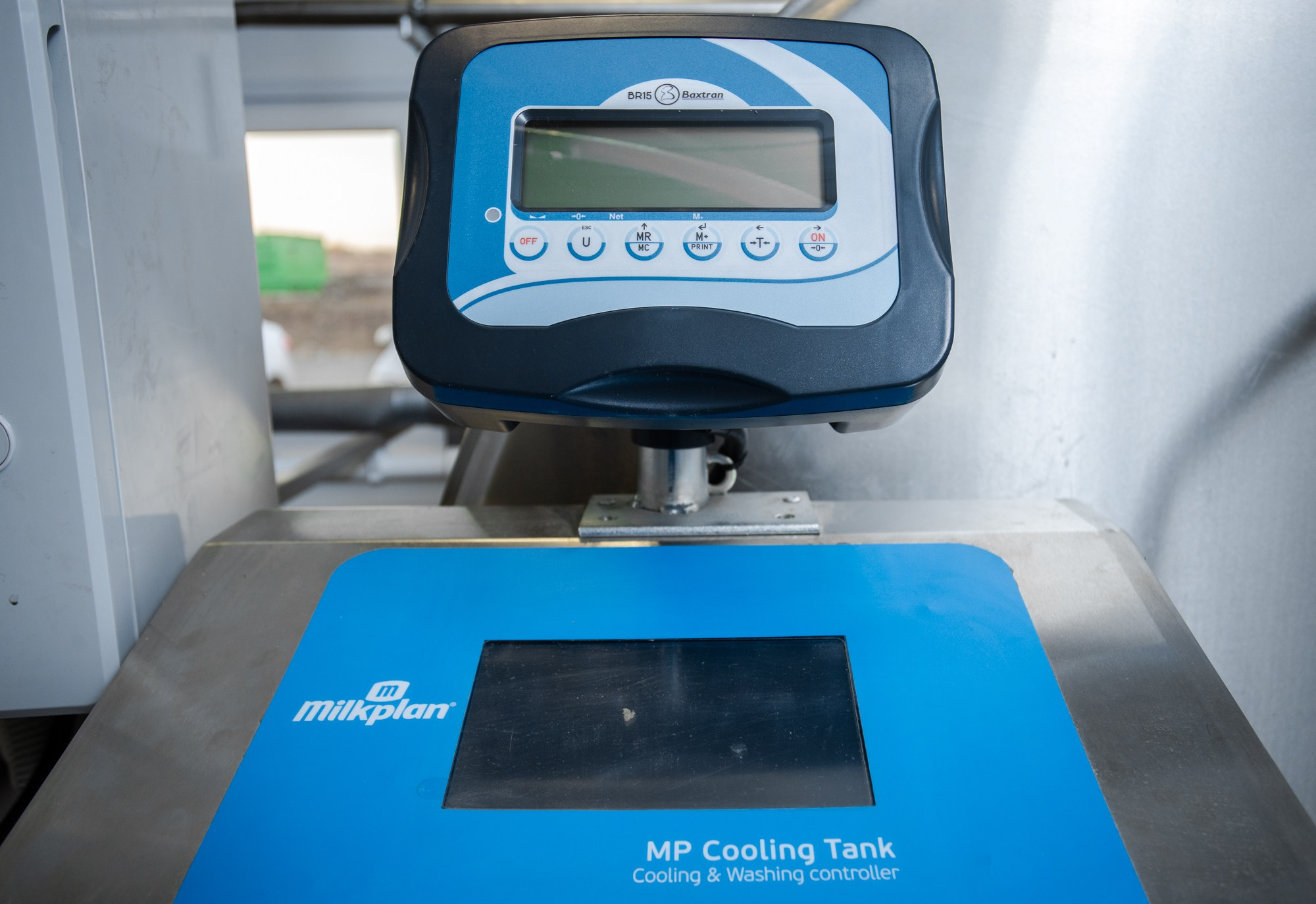 Оборудование хранения молока. Репортажный, промышленный и маркетплейс-фотограф Дмитрий Чернат