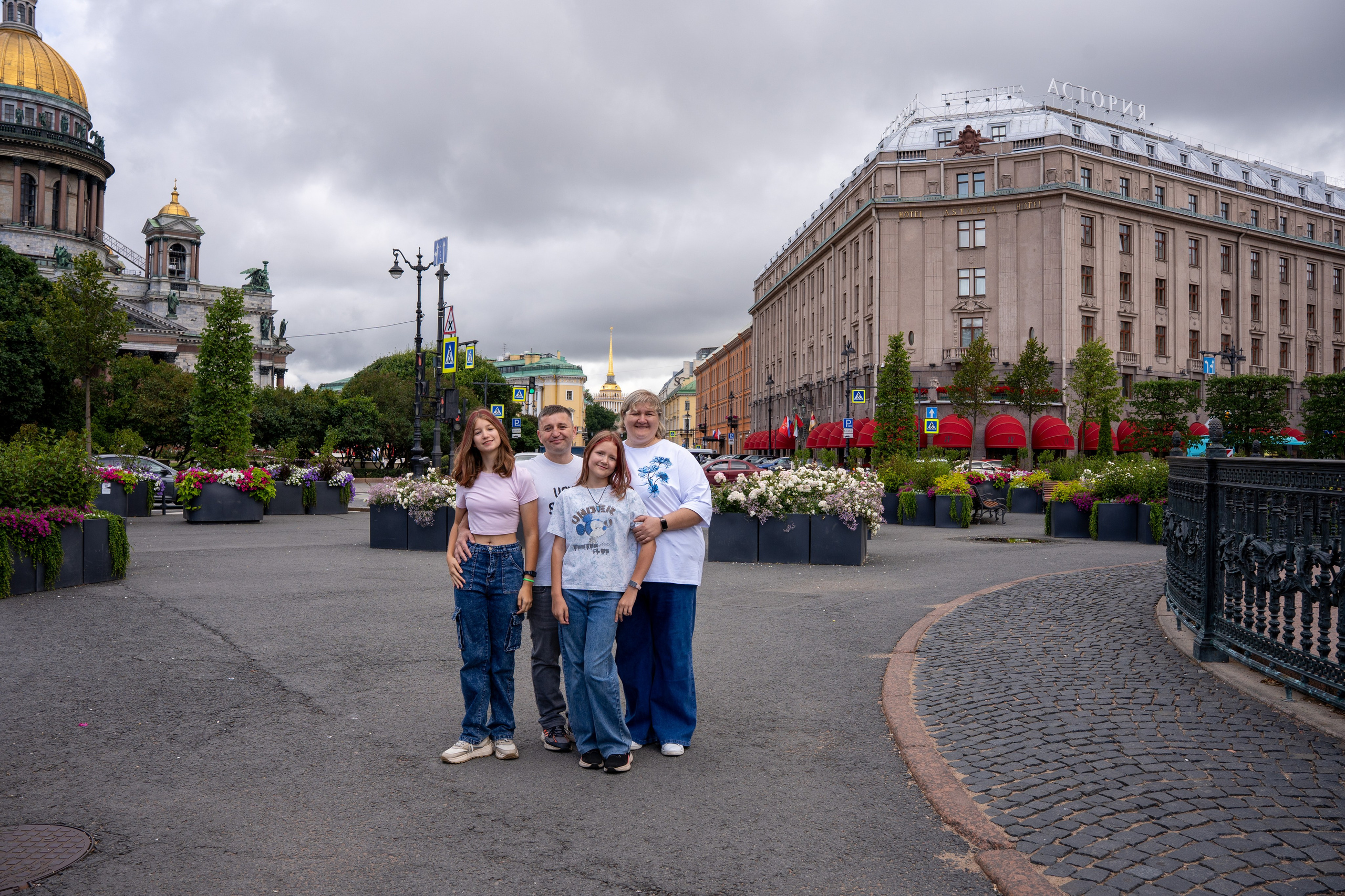 Фотосессия с достопримечательностями города. Студийный и портретный фотограф в САНКТ-ПЕТЕРБУРГЕИрина Махаон