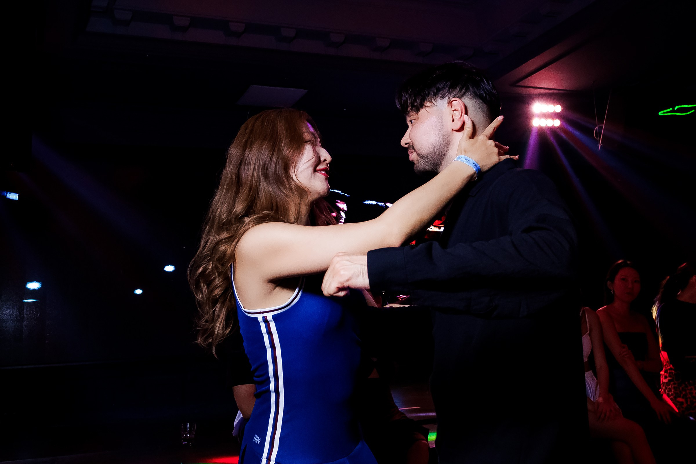 Bachata Party Hola Dance. Репортажный фотограф в Алматы Каюпов Сержан
