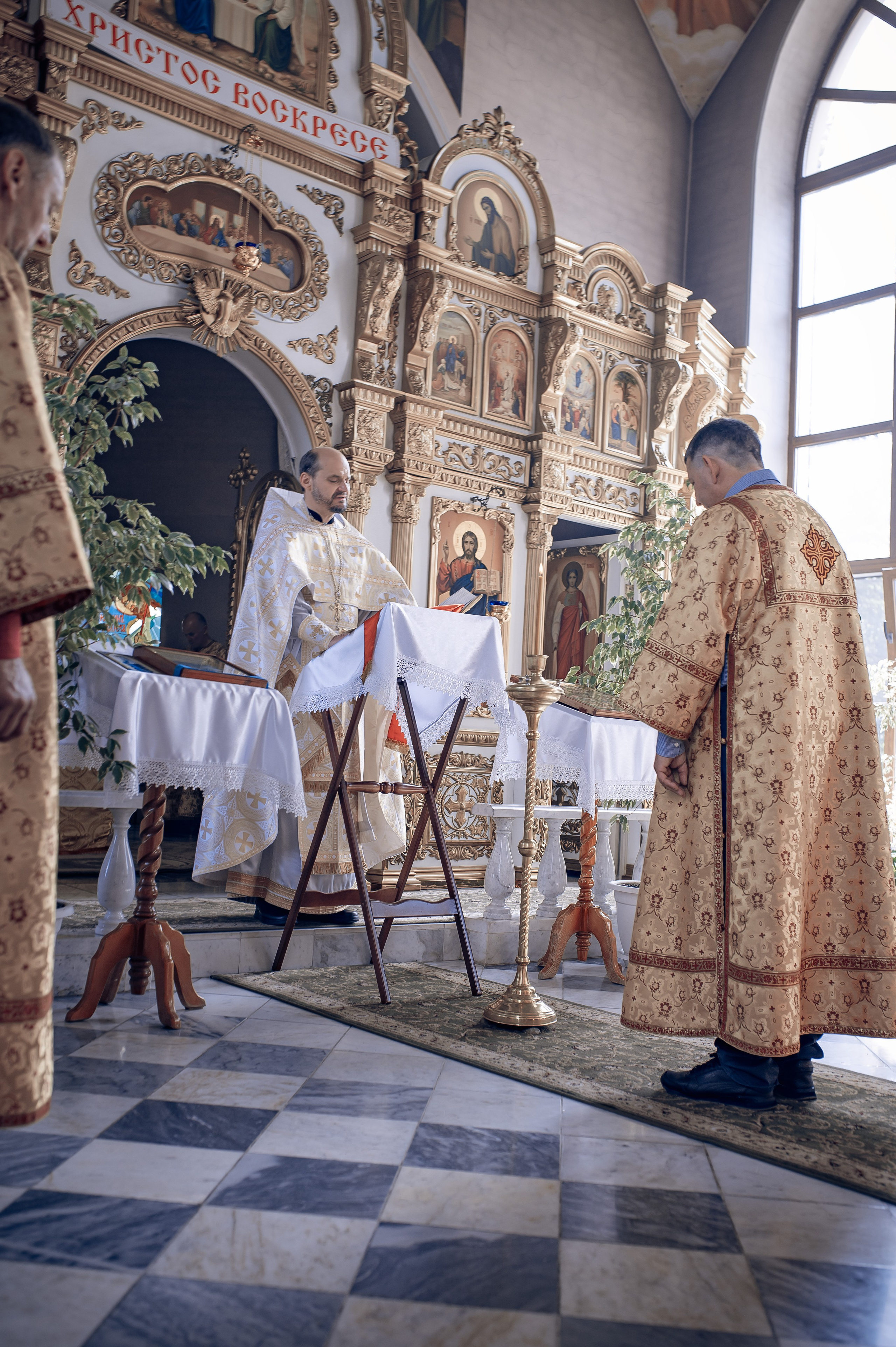 Воскресная служба в Рождественско-Николаевском храме. Фотографы крещения/венчания  Красноярск Татьяна и Вячеслав Переваловы