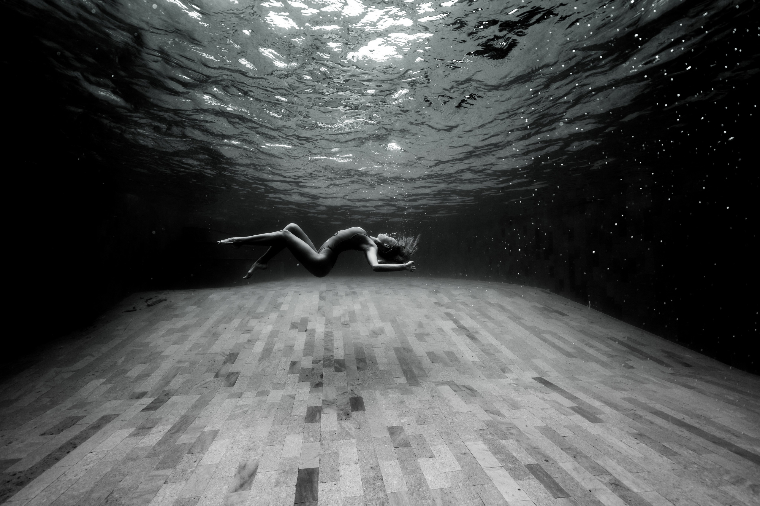 Фотосесии в Бассейне 18+. Лайфстайл Фотограф и Профессиональный Водный Фотограф в Москве