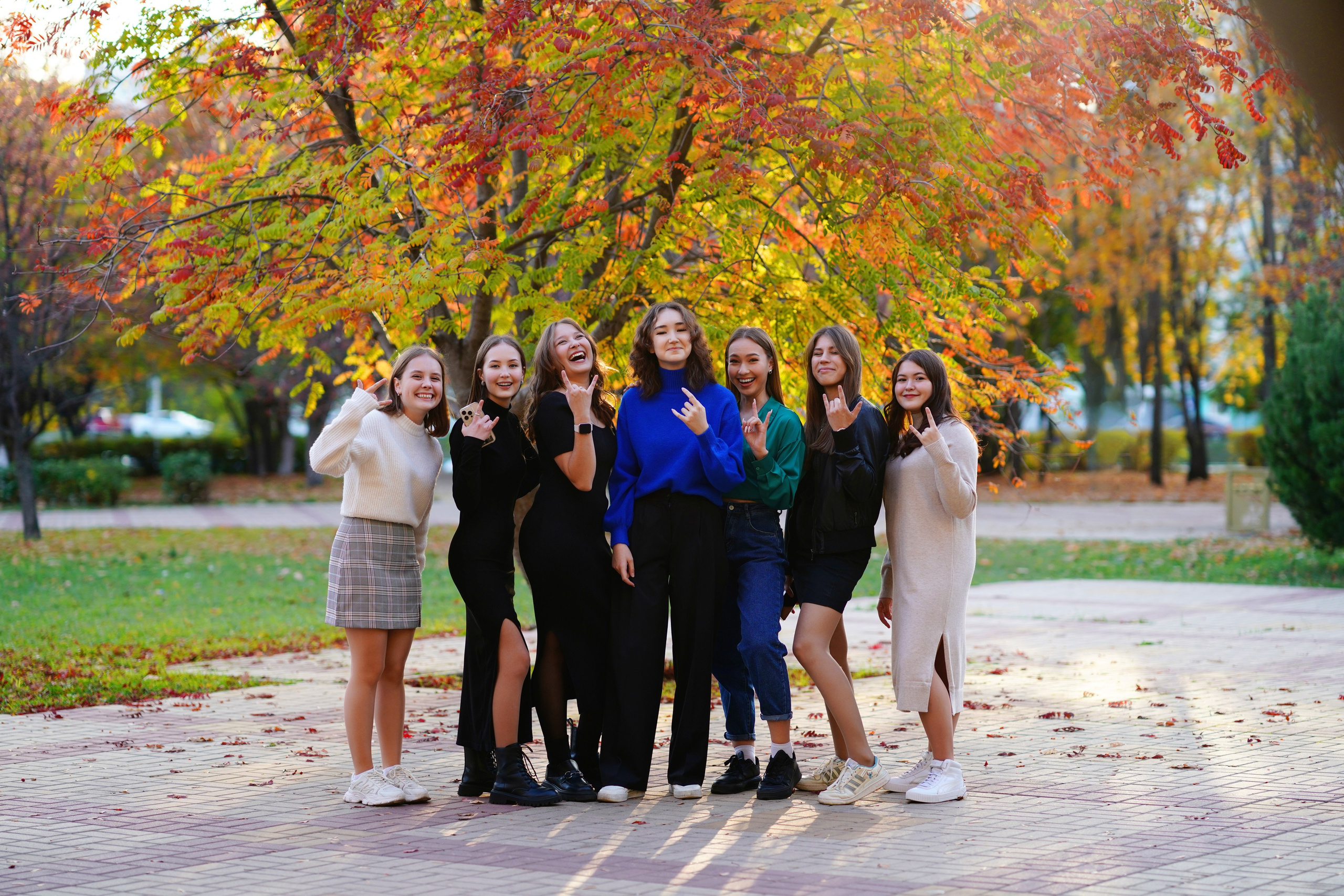 Осень 9,11 класс. Современные выпускные альбомы. Мы делаем не просто альбомы, а стильные фотокниги