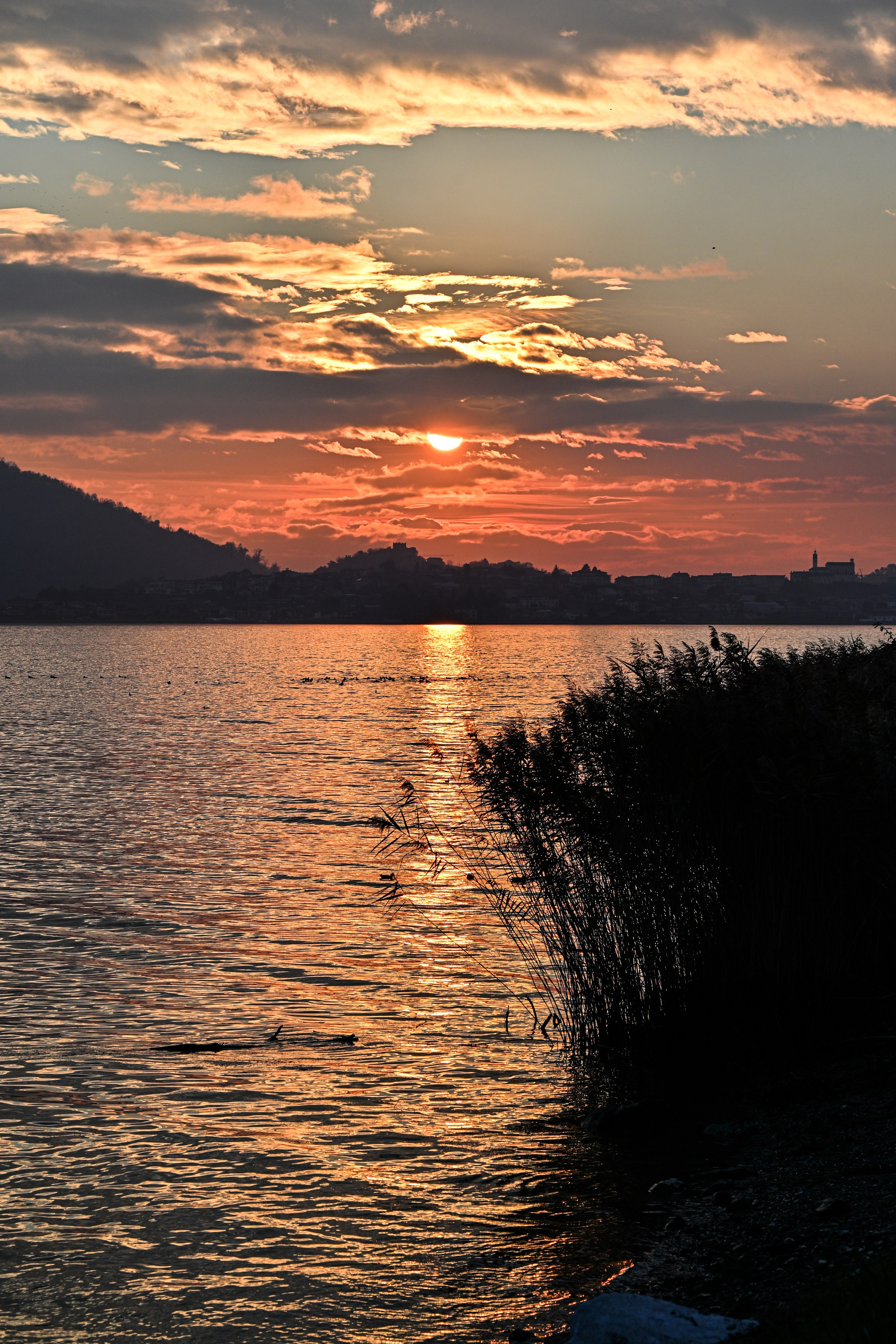 Lago d'iseo and hotel. Фотограф Минск