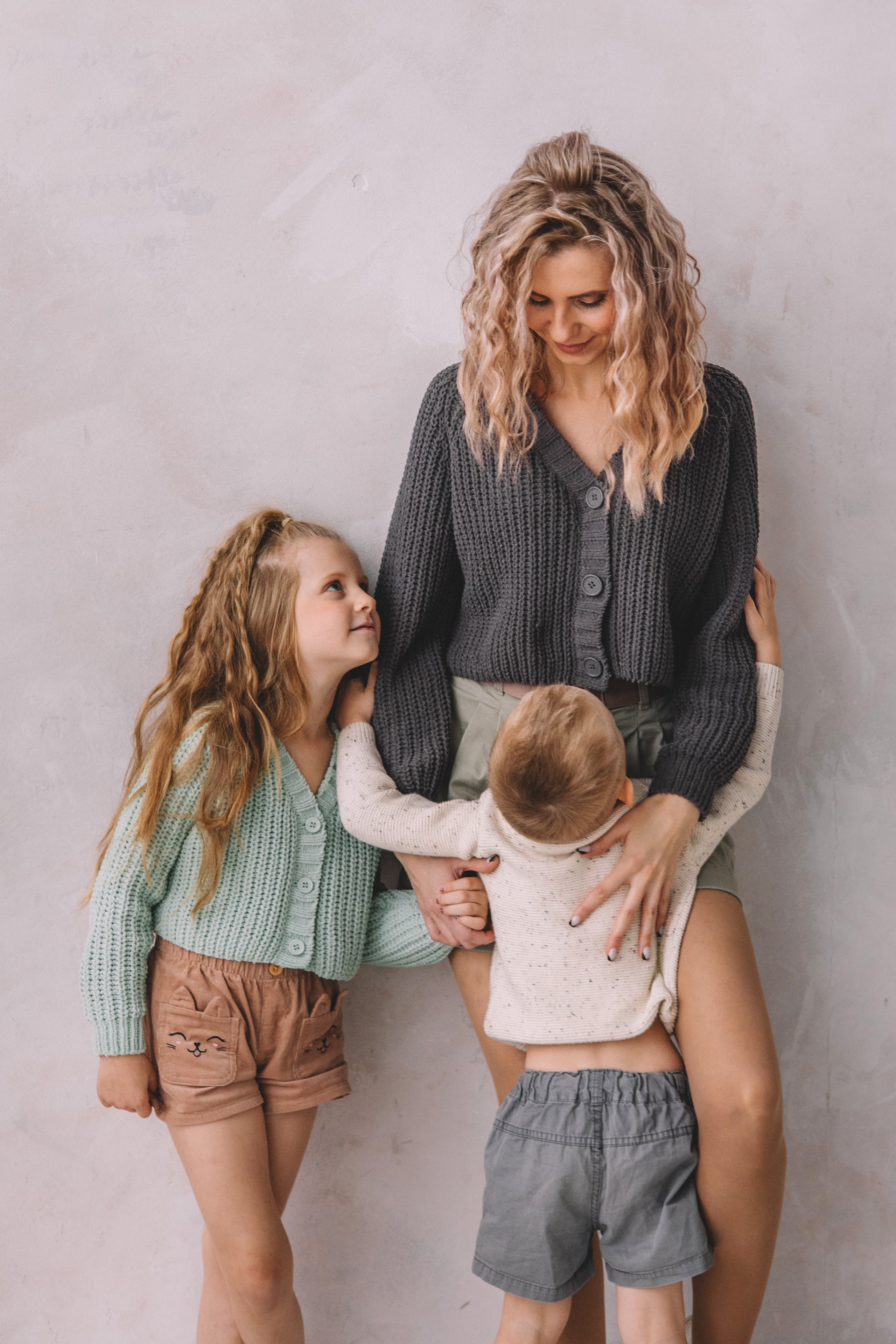 Настя и дети