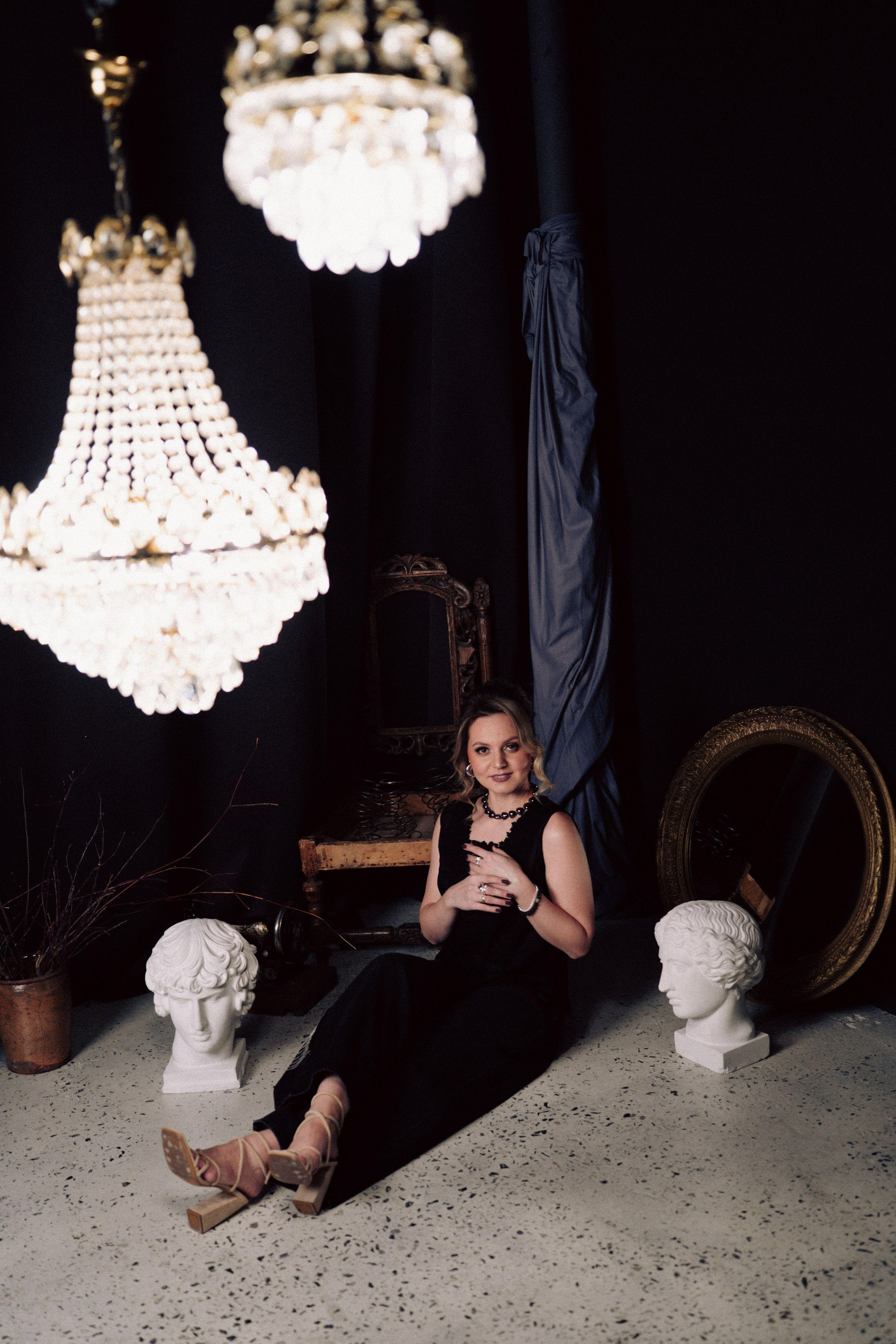 НОВОГОДНЯЯ ФОТОСЕСИИЯ В СТУДИИ ДЛЯ ДЕВУШКИ И ПРОГУЛКА ПО ЧЕРНЫШЕВСКОЙ. Профессиональный фотограф, Санкт-Петербург — Виктория Богомолова