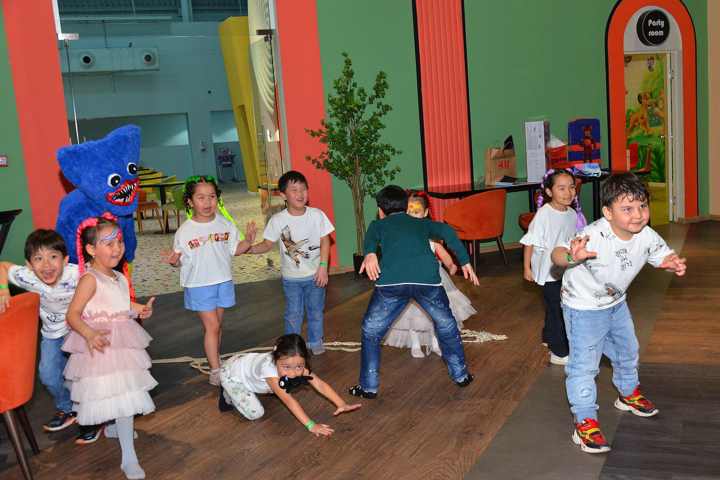 Дети-6 (Айлин-8 лет). Фотосъёмка. Фотограф Сергей Авдеев-семейный и детский фотограф в Алматы