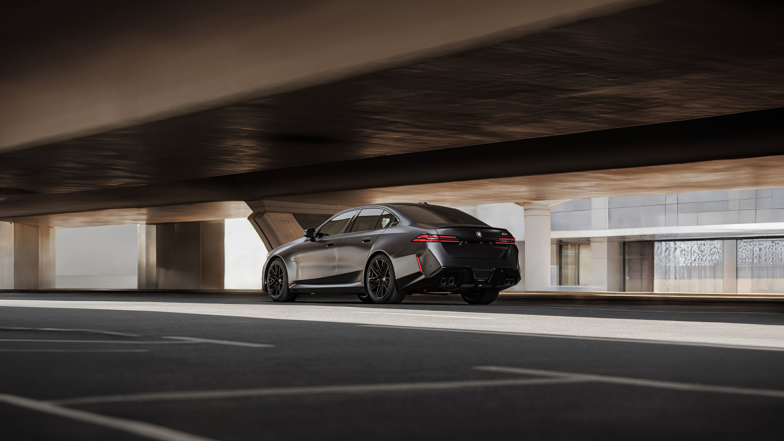 BMW Photoshoot in Dubai — Premium Automotive Photography. Evgen Yatsenko — Photographer in Dubai