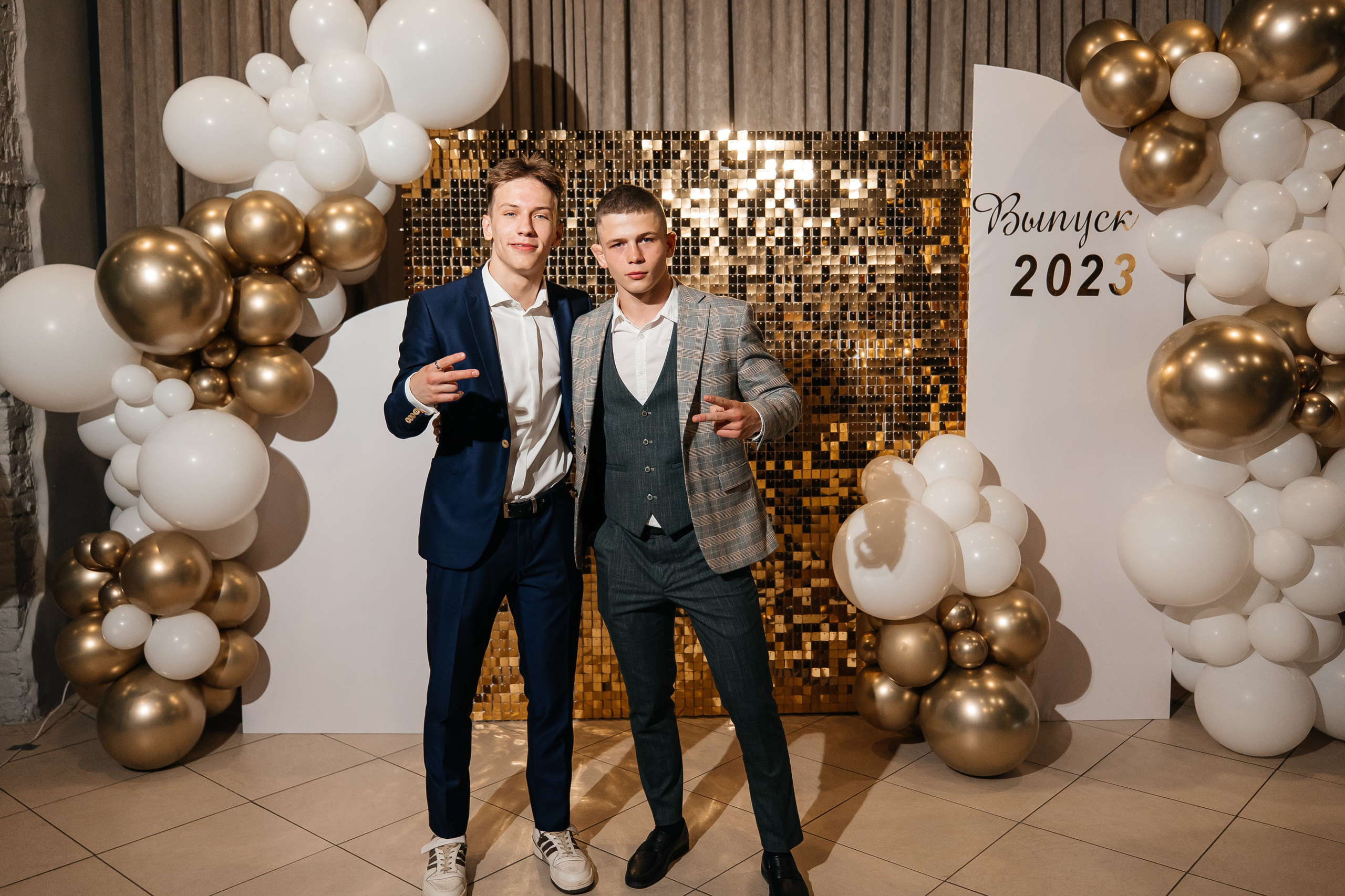 2023-06-23 Выпускной МБОУ СОШ № 10. Фотограф в Красноярске